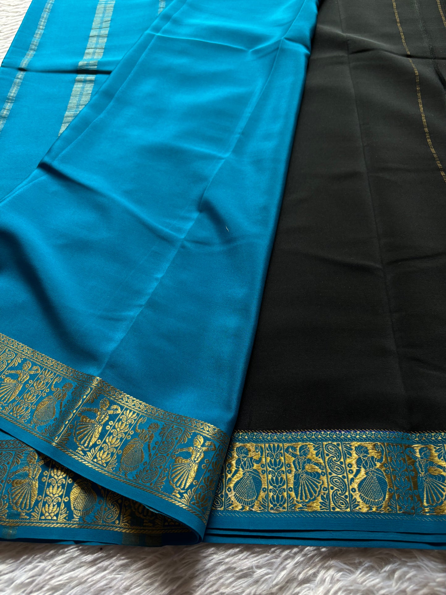 Nartaki (2D) : Black-ananda blue