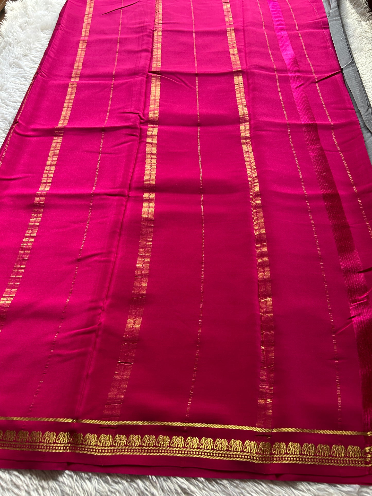 Gowri (2D) : Silver grey-pink