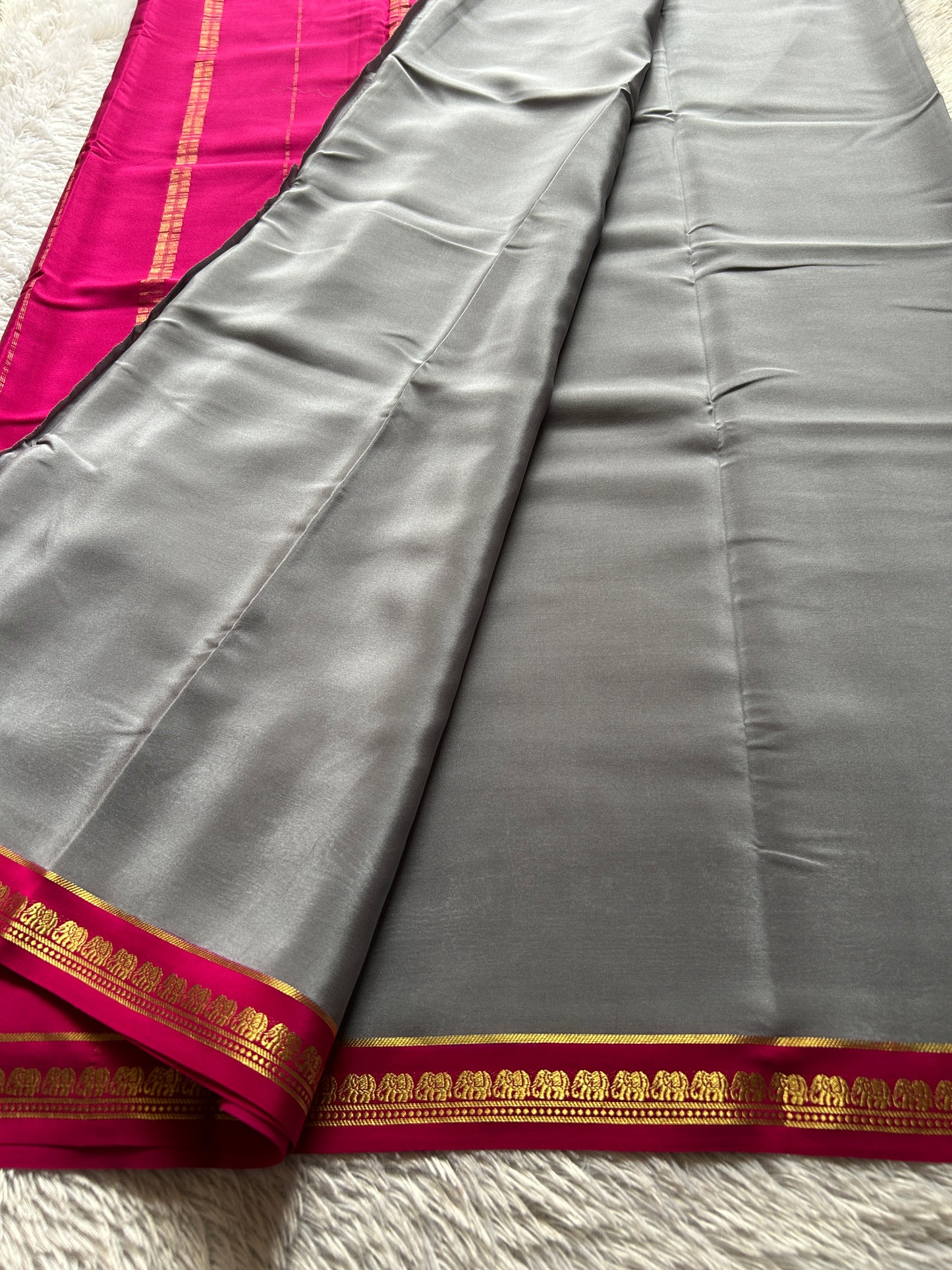 Gowri (2D) : Silver grey-pink