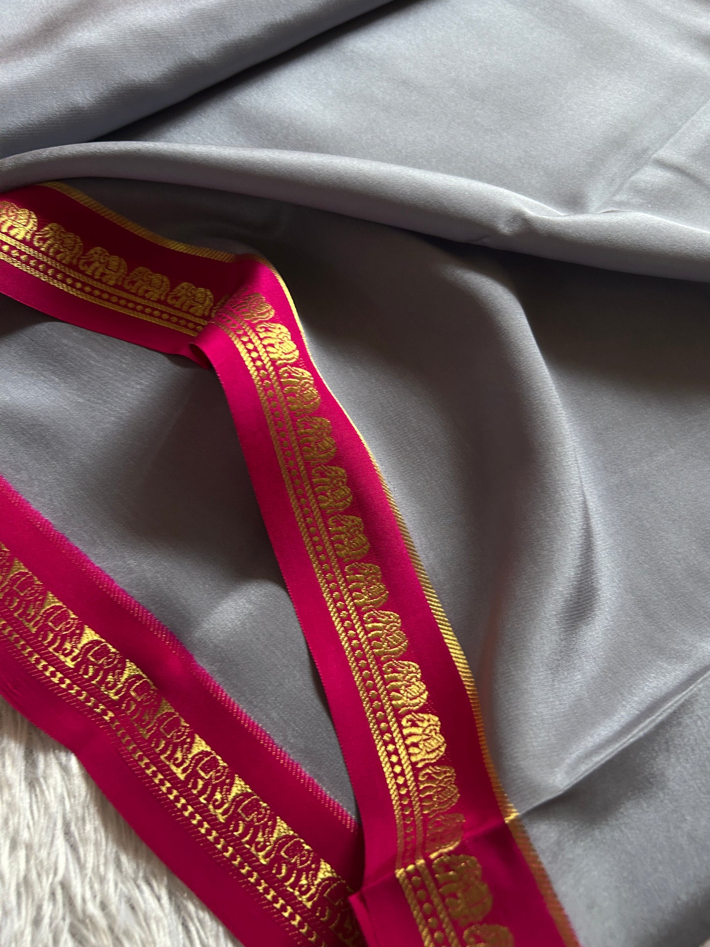 Gowri (2D) : Silver grey-pink