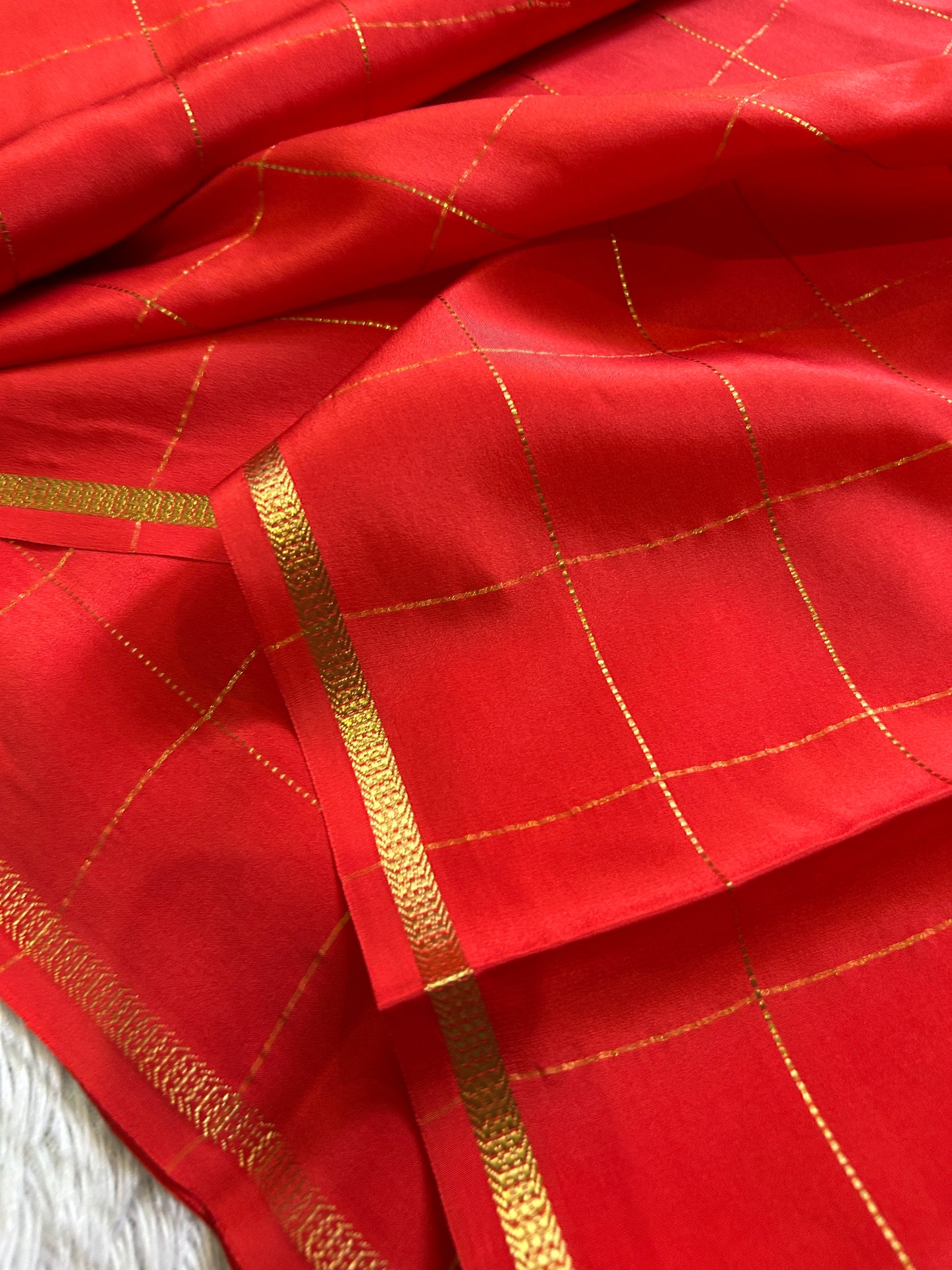Shankari : Solid Coral red