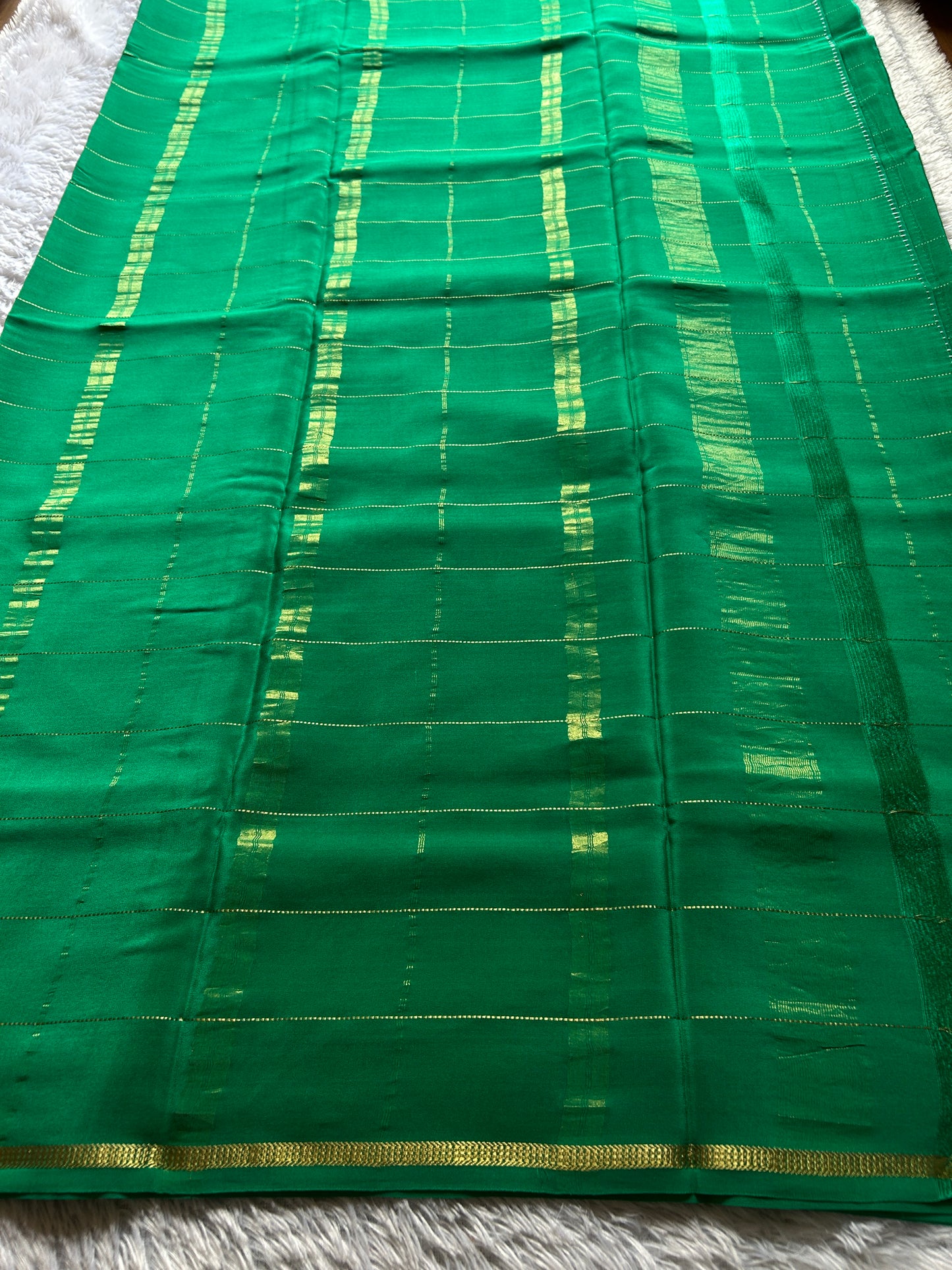 Shankari : Solid Emerald green