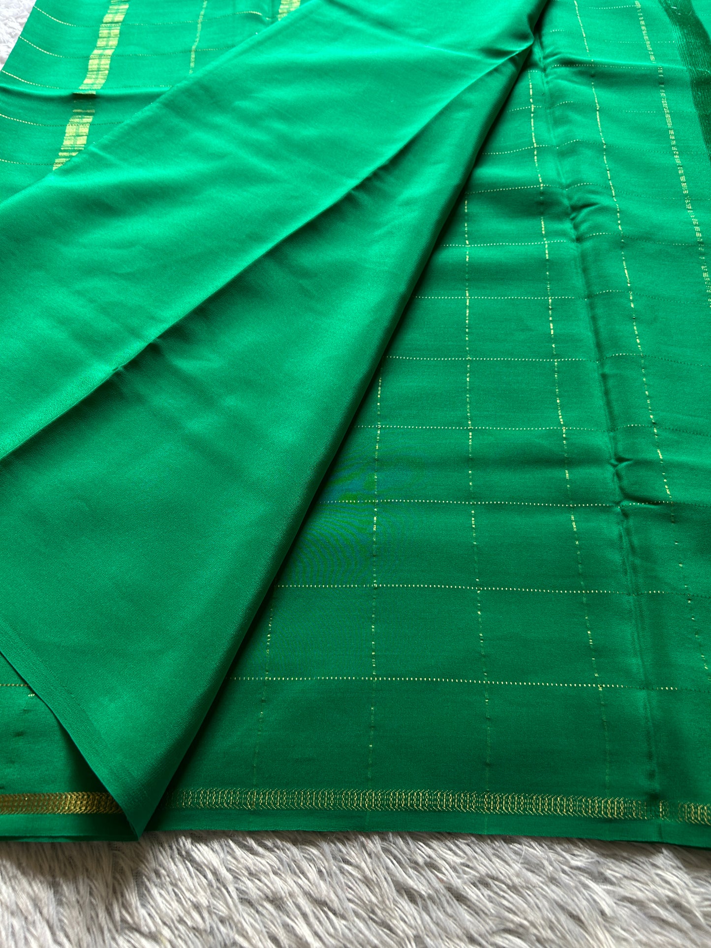 Shankari : Solid Emerald green