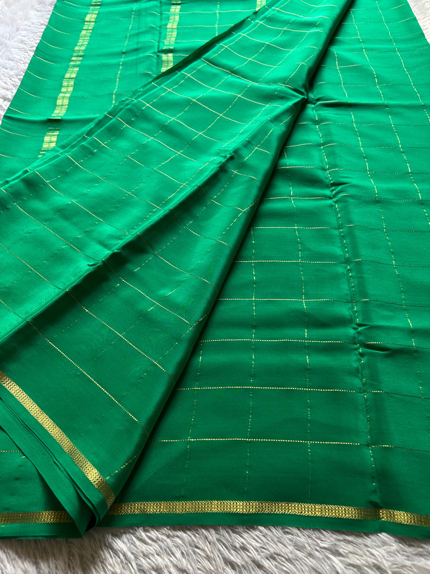 Shankari : Solid Emerald green
