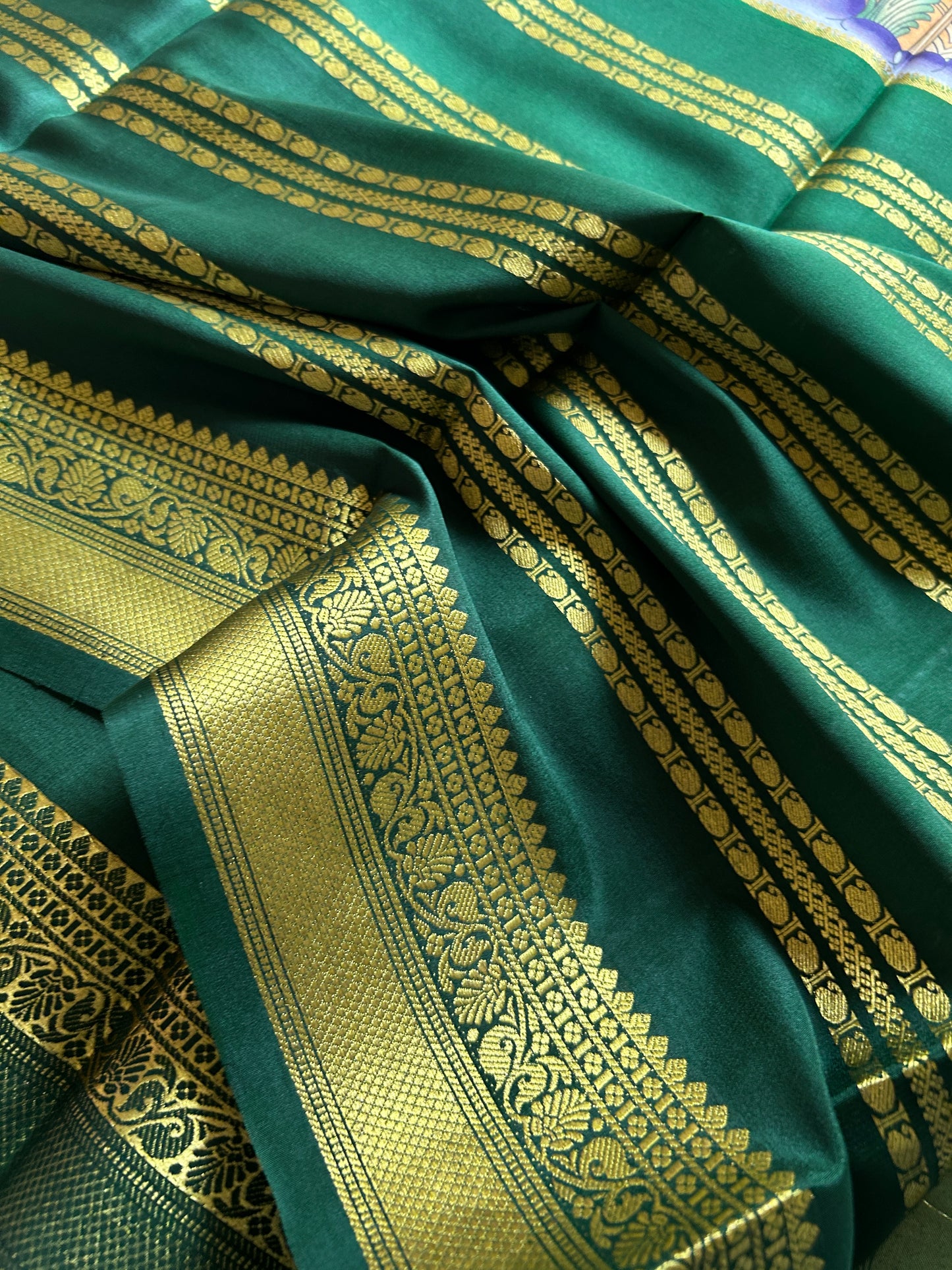 Kalavathi (2D) : Light pista green-bottle green