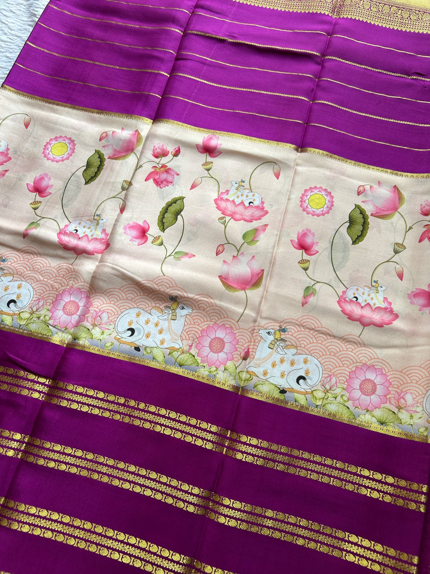 Kalavathi (2D) : Light beige-magenta