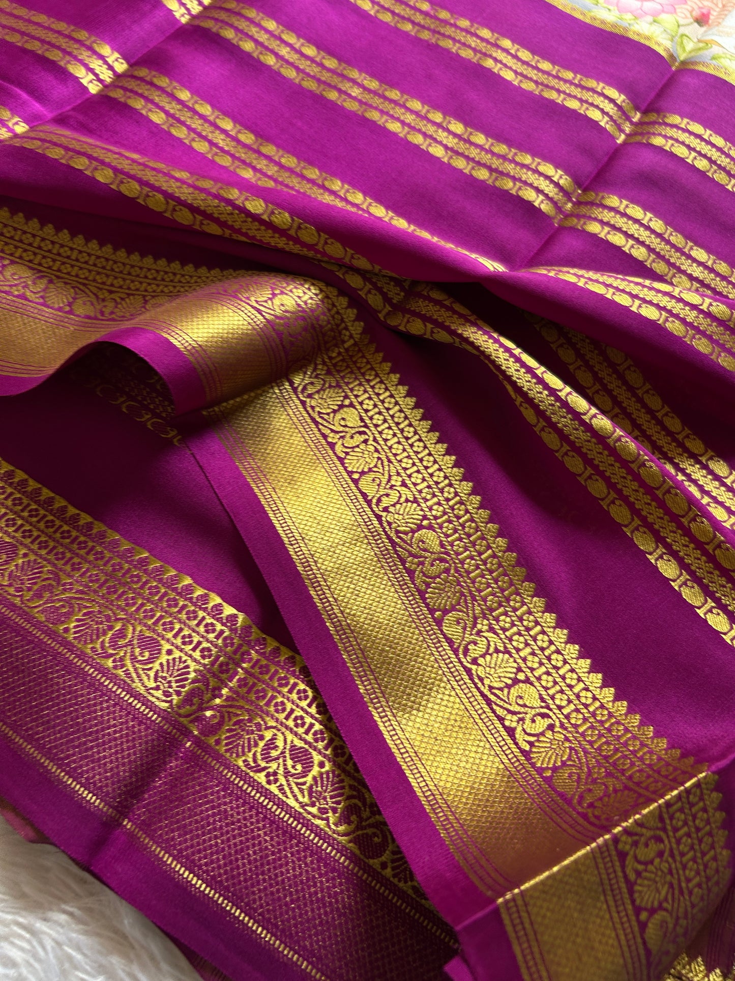 Kalavathi (2D) : Light beige-magenta