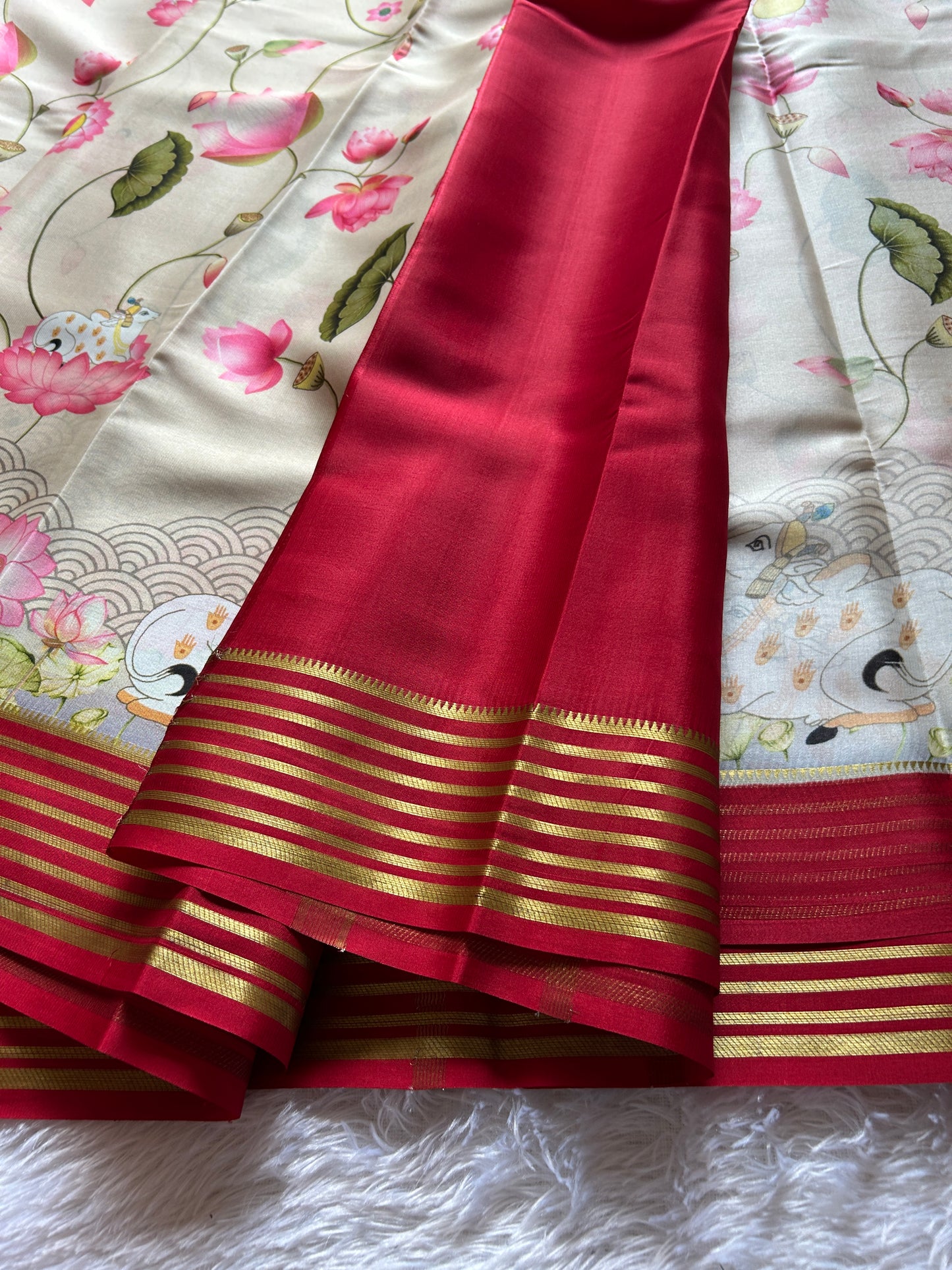 Kamala (2D) : Light beige-red