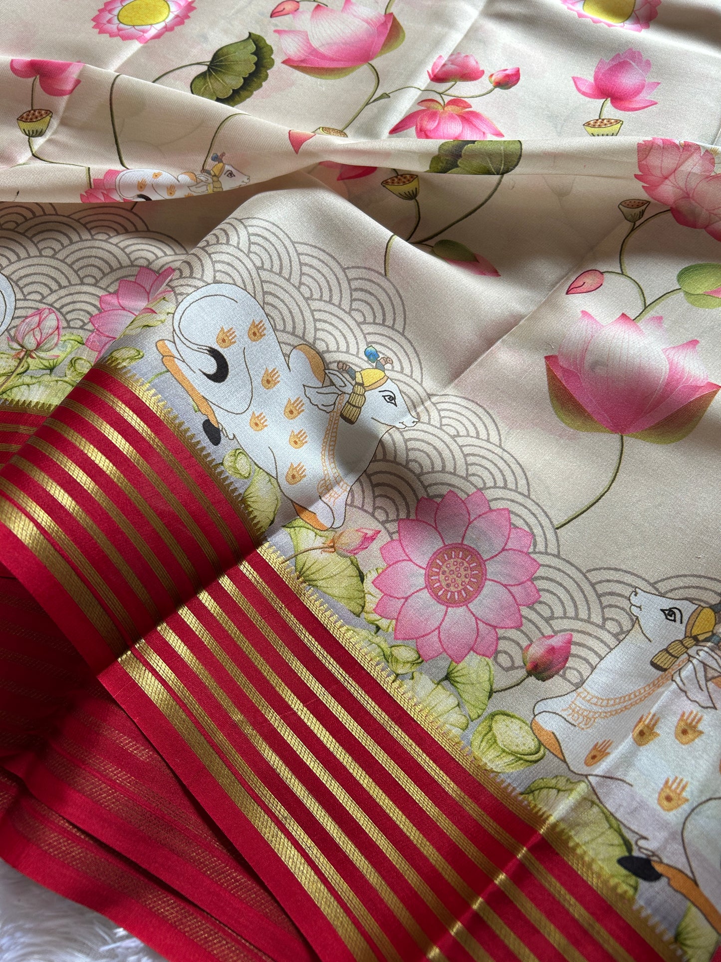 Kamala (2D) : Light beige-red