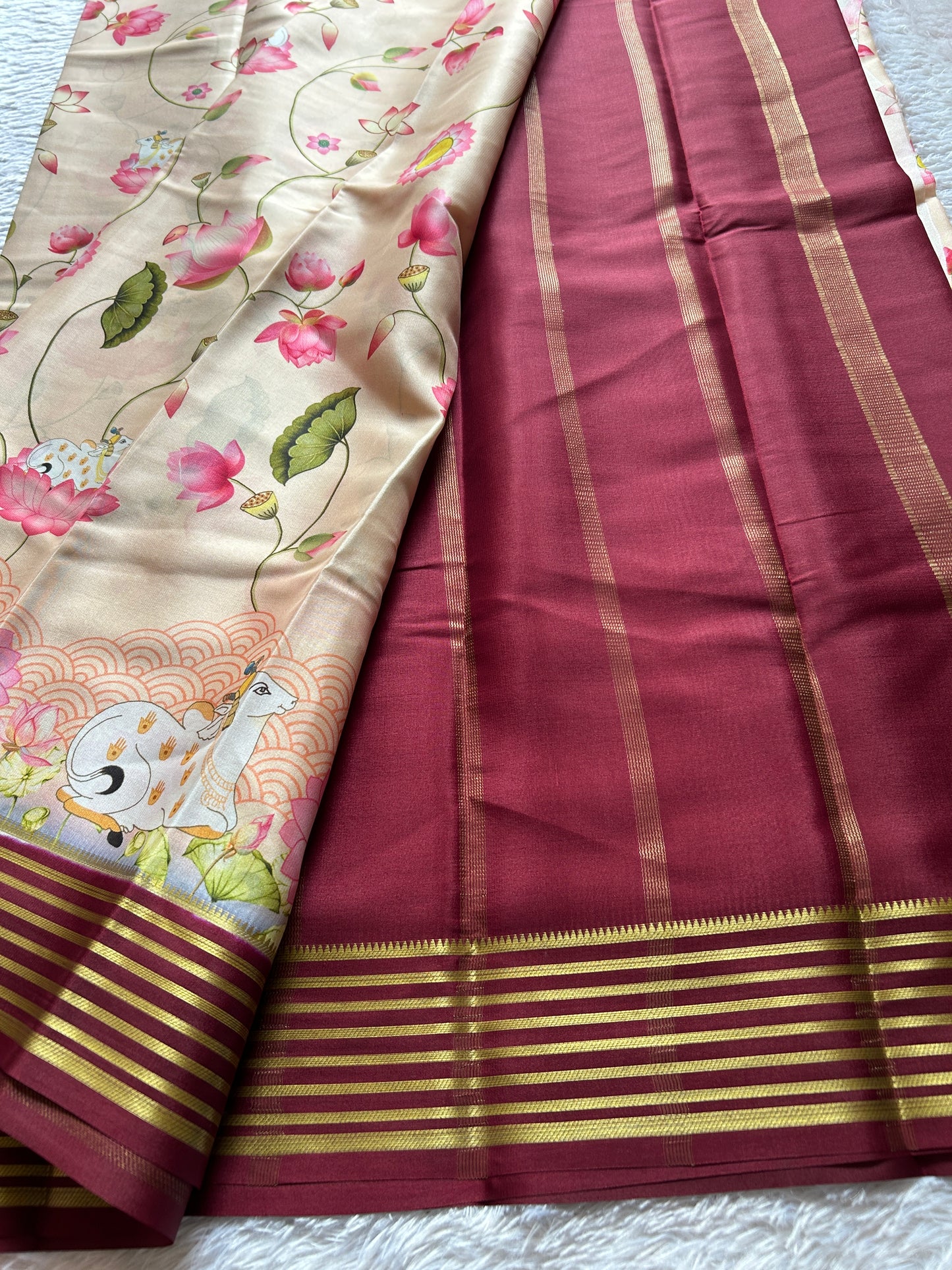 Kamala (2D) : Light beige-dark maroon