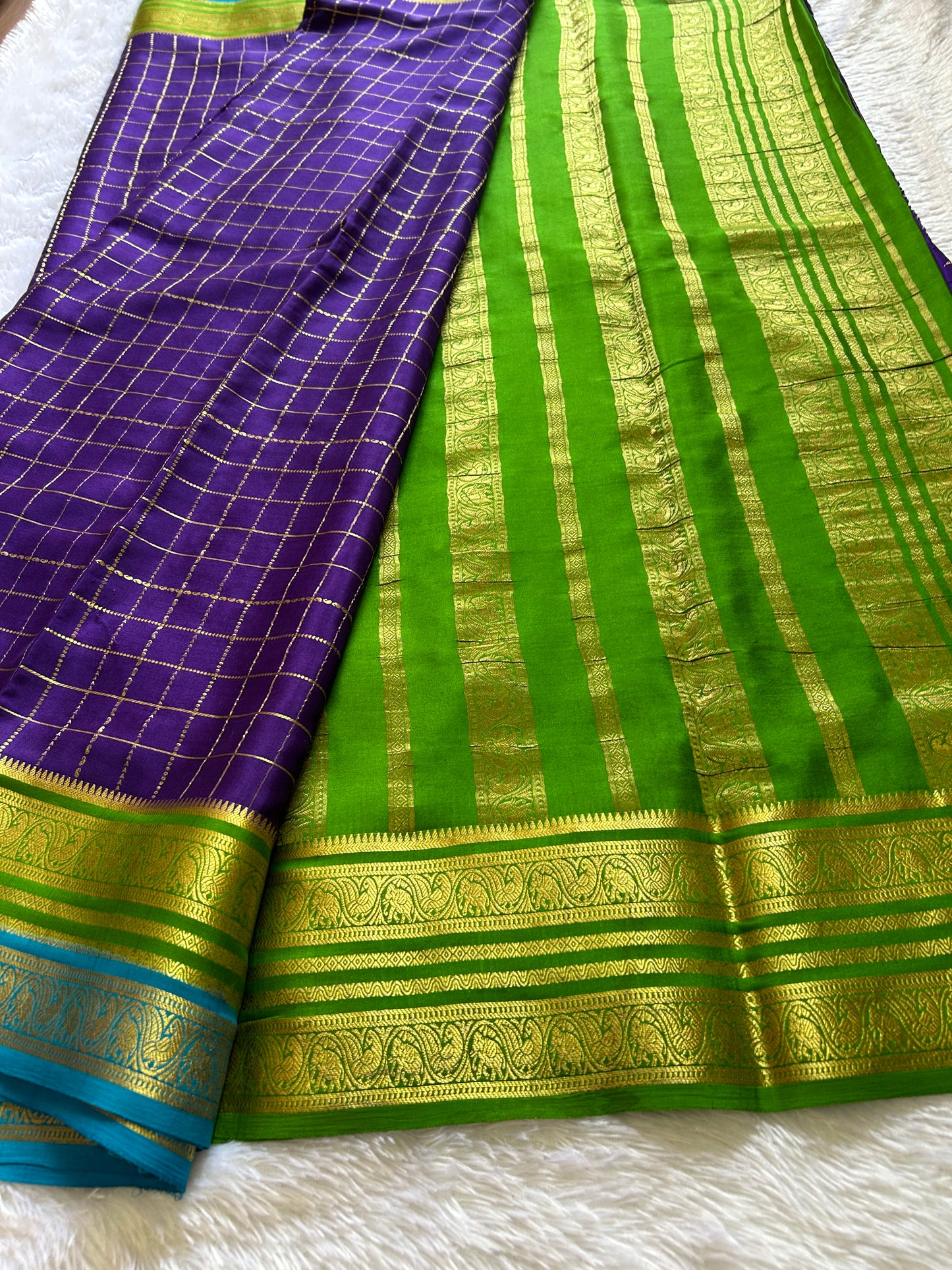 Tulasi (3D) : Violet-fresh green-ananda blue