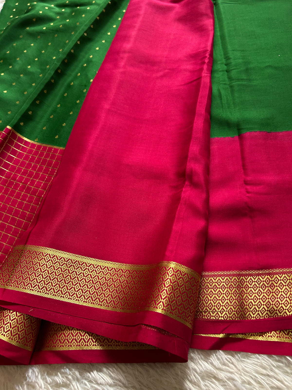 Kavya (2D) : Bottle green-dark pink