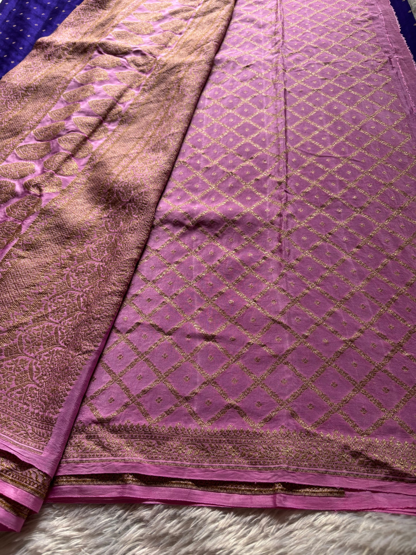 Deepali (2D) : Dark blue-baby pink