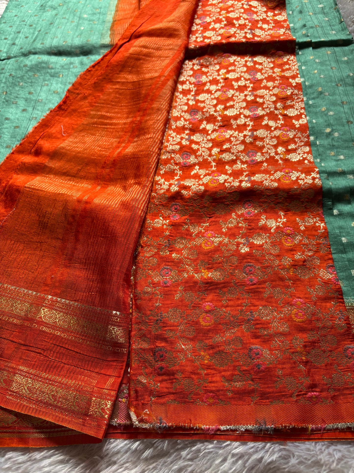 SS101 (2D) : Sea green-rust orange