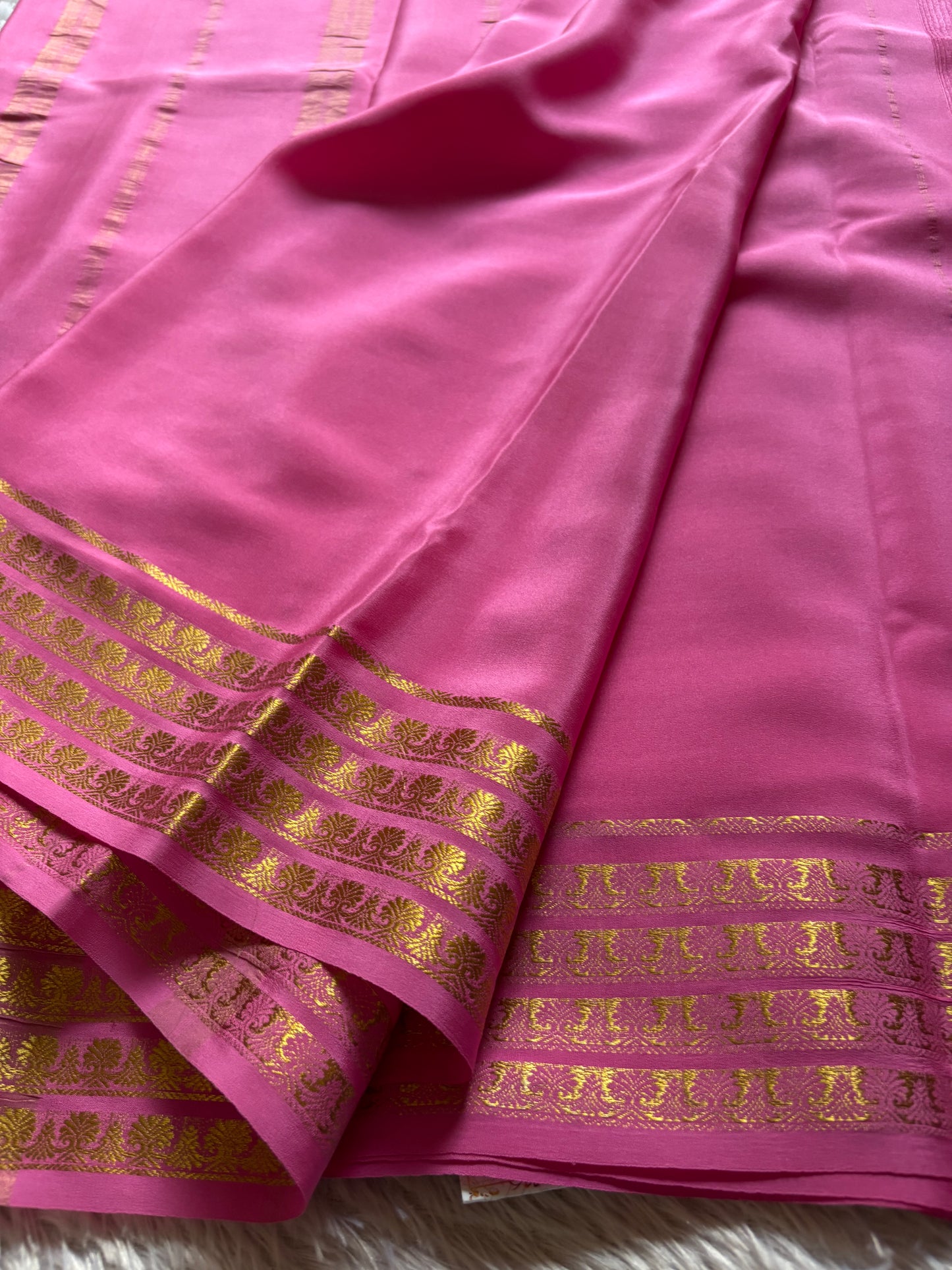 Mohana : Solid Bright pink
