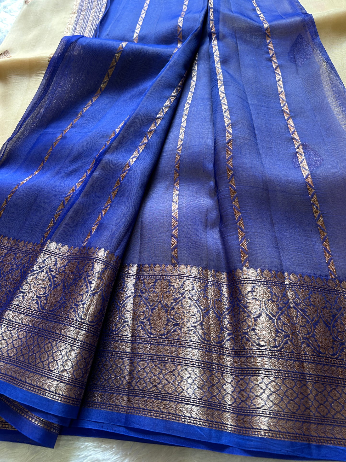 Pure organza : Off white-royal blue