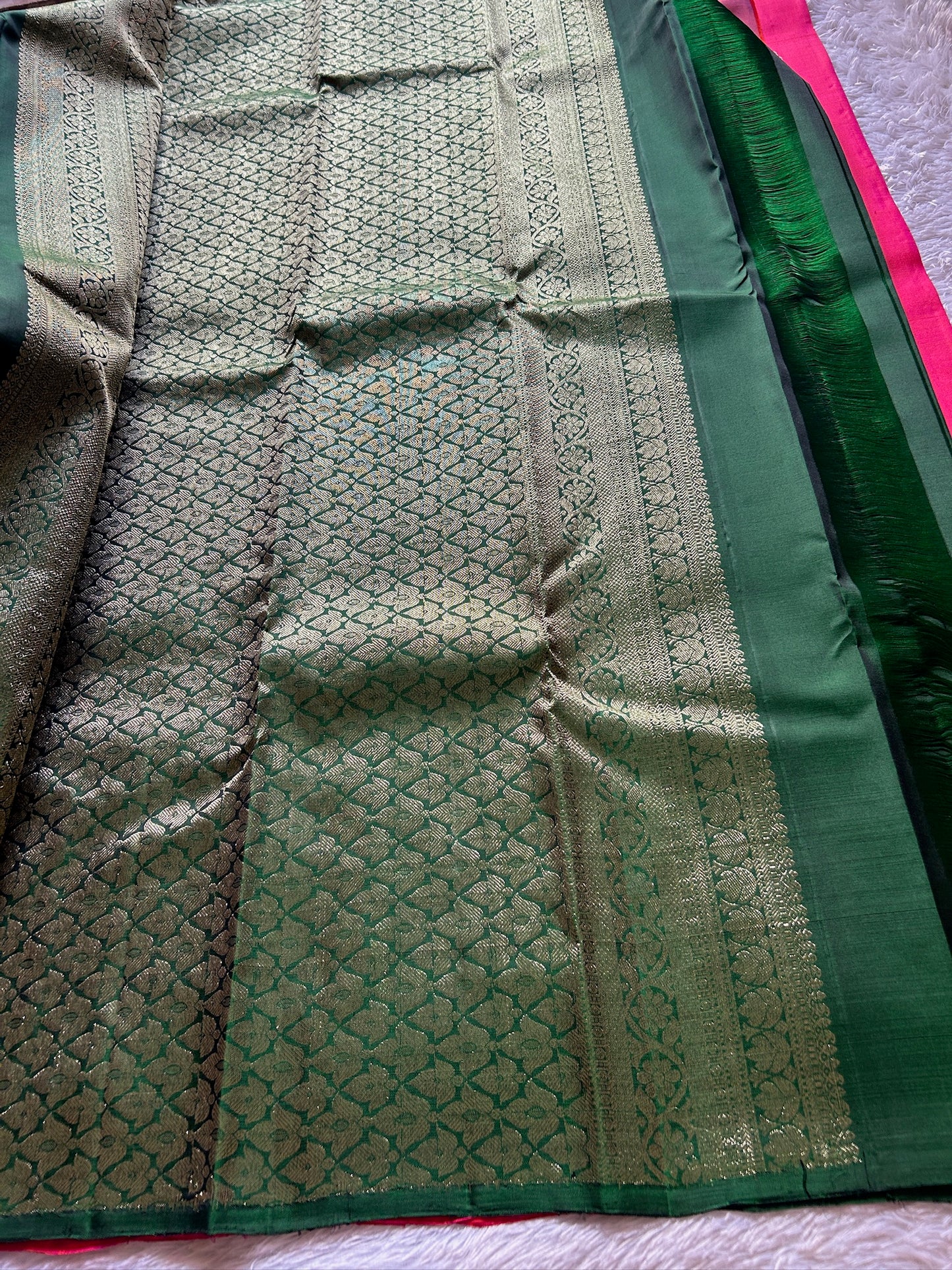 Vydurya : Solid Pinkish red