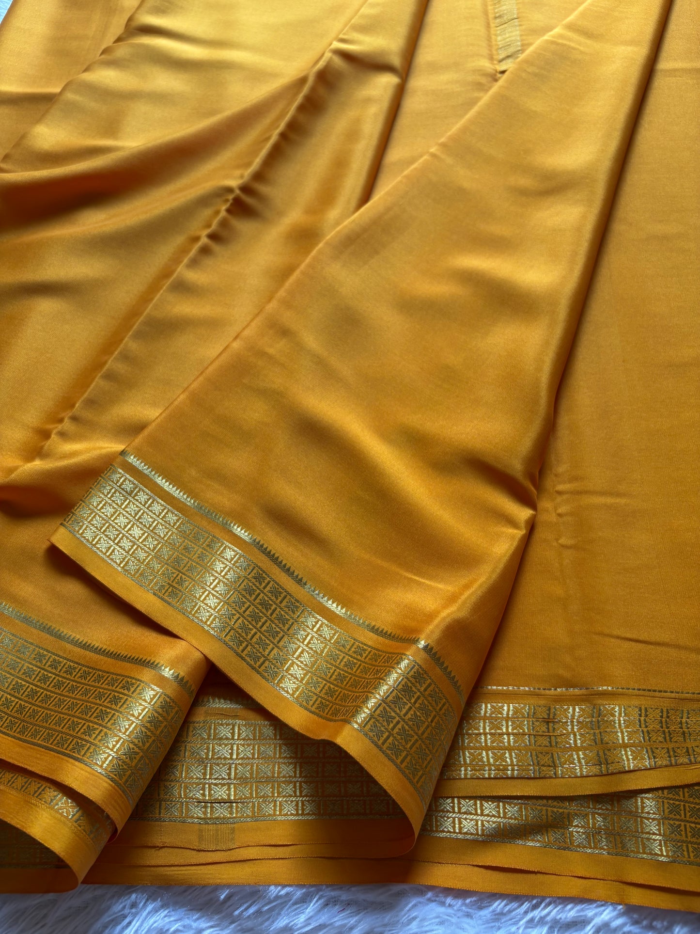 Charvi : Solid Golden yellow