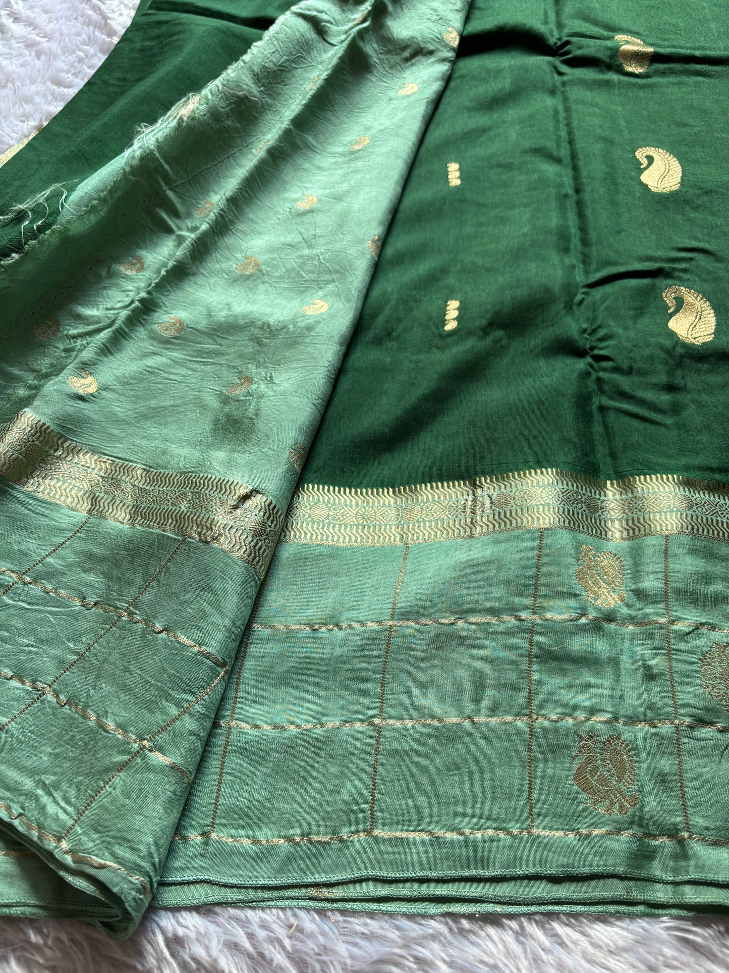 SS128 (2D) : Dark green-mint green