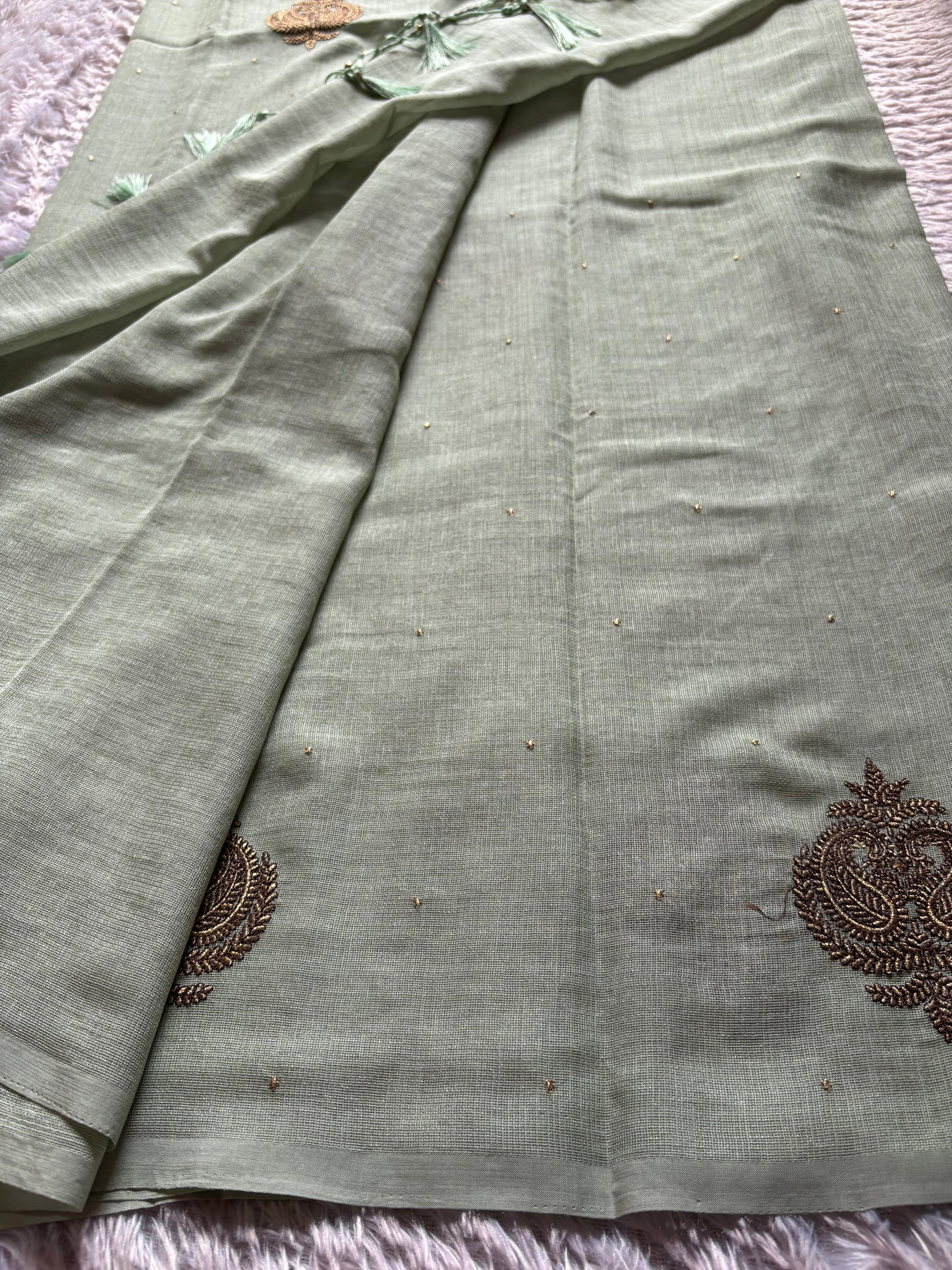 SS125 : Solid Sage green