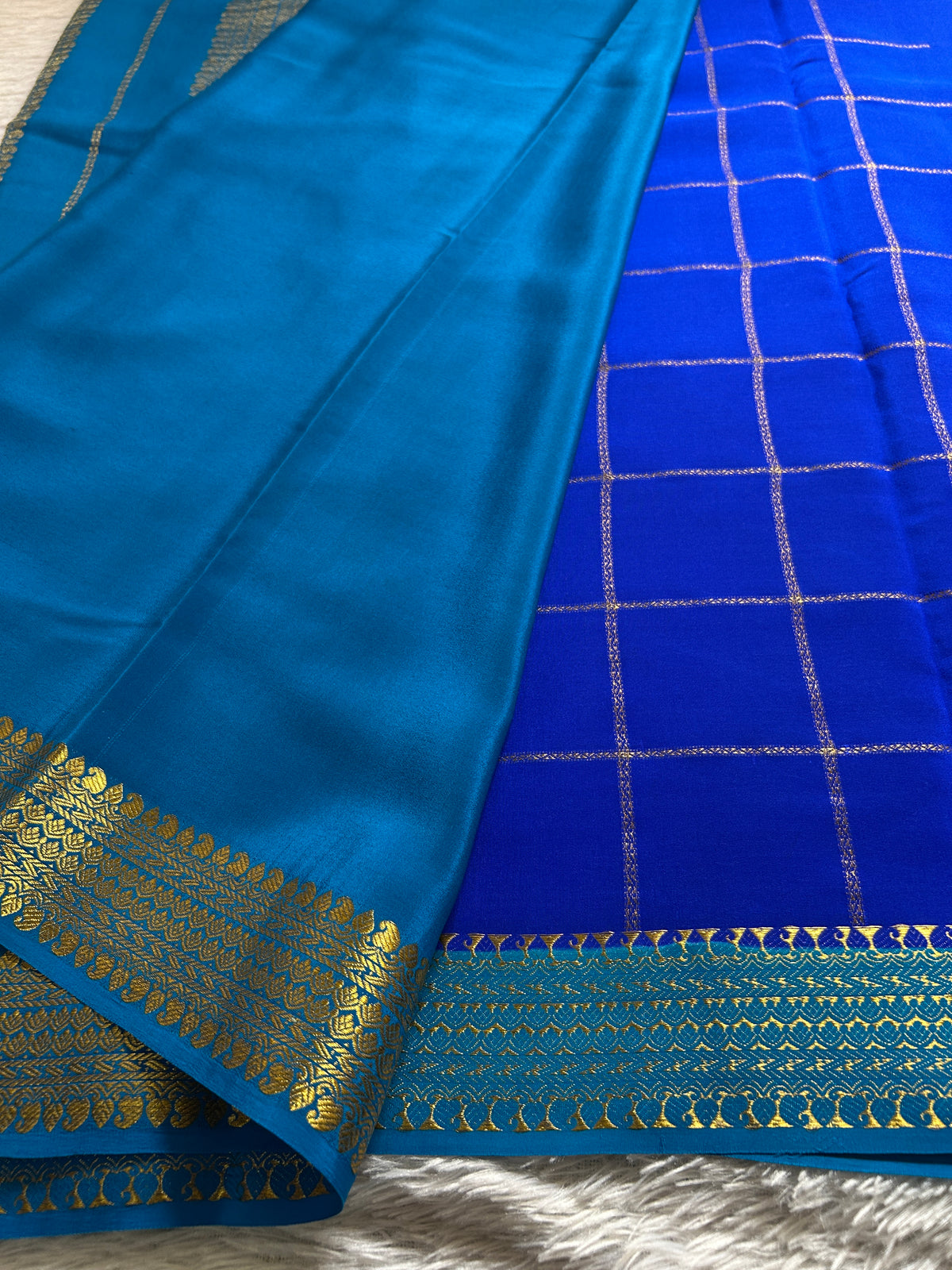 Vasanthi (2D) : Royal blue-ananda blue