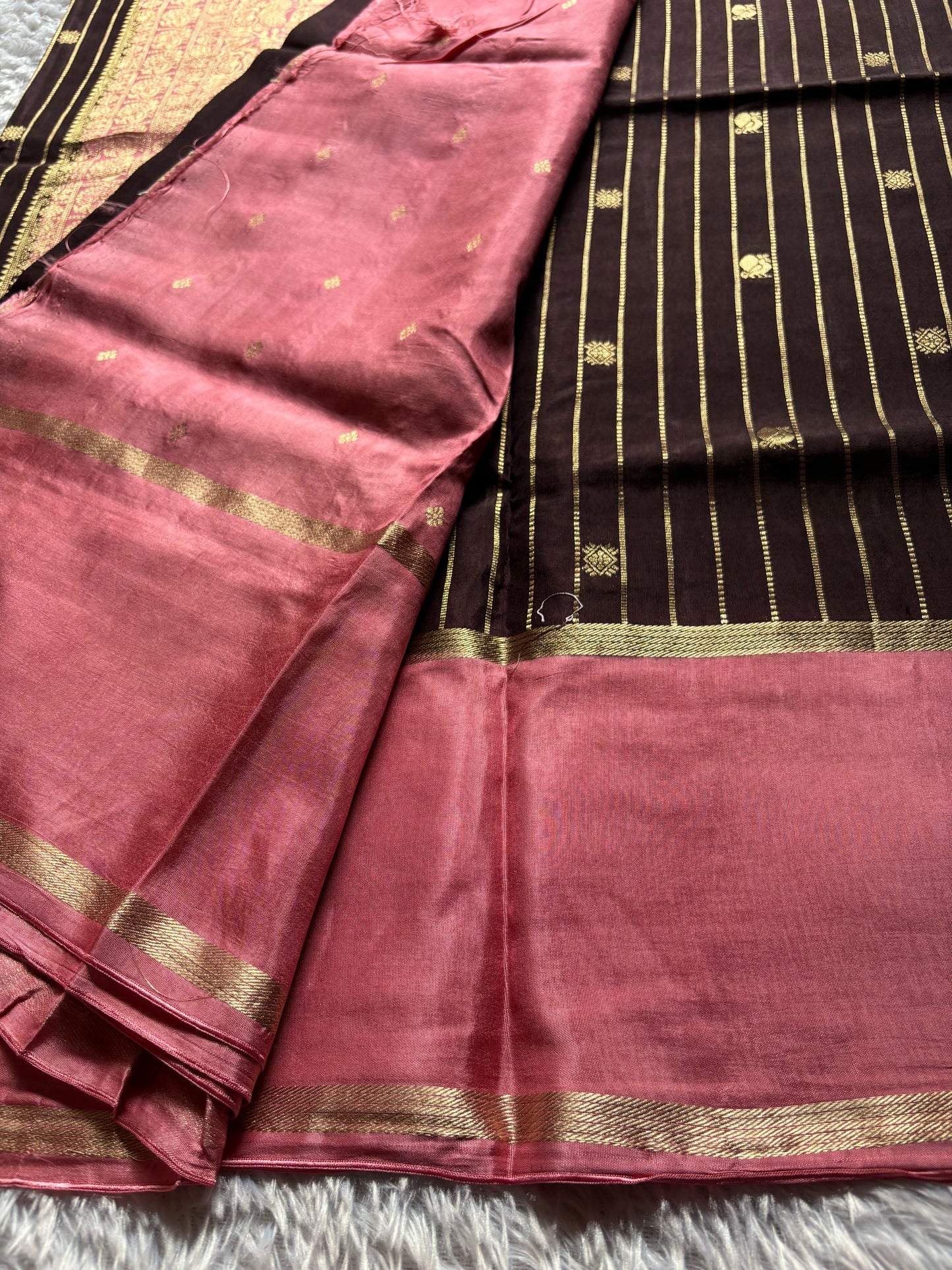 SS129 (2D) : Deep brown-baby pink