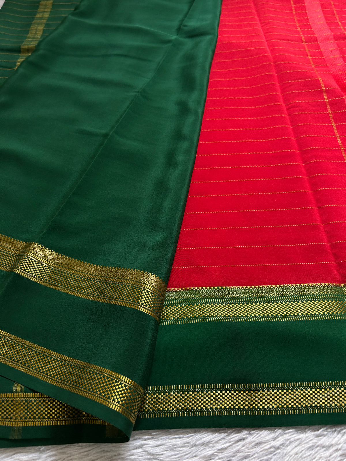 Kaveri (2D) : Red-bottle green