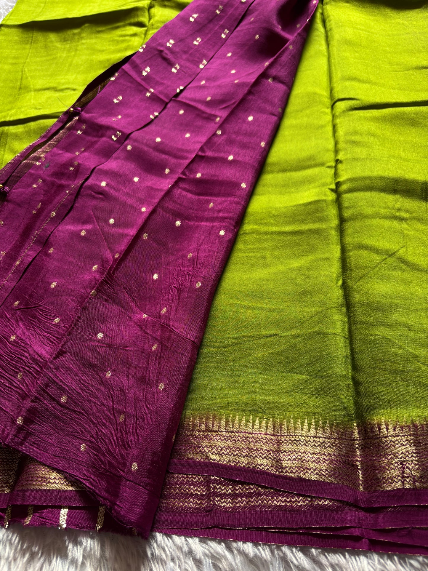 SS135 (2D) : Mehendi green-magenta