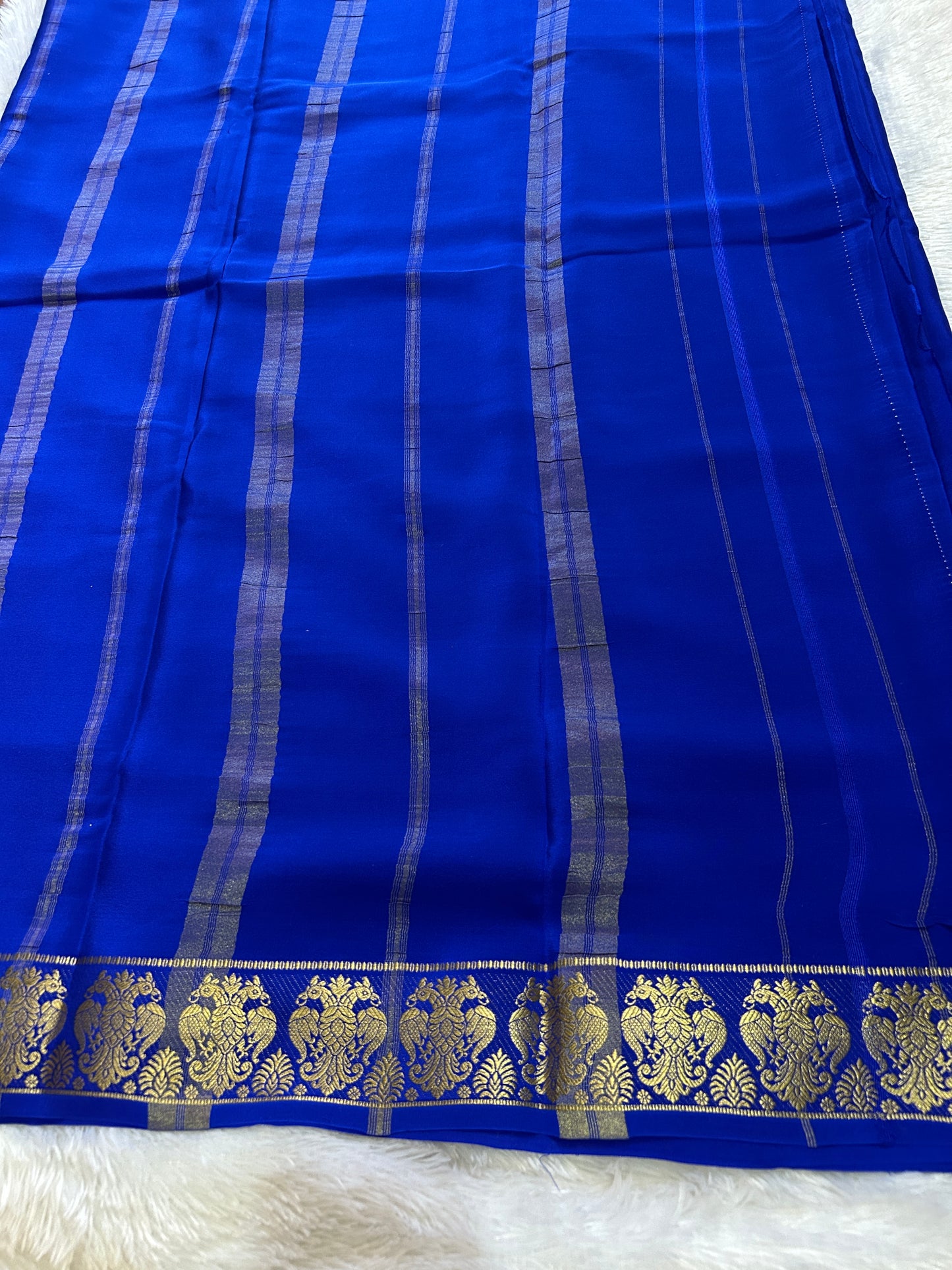 Ganda Berunda : Solid royal blue