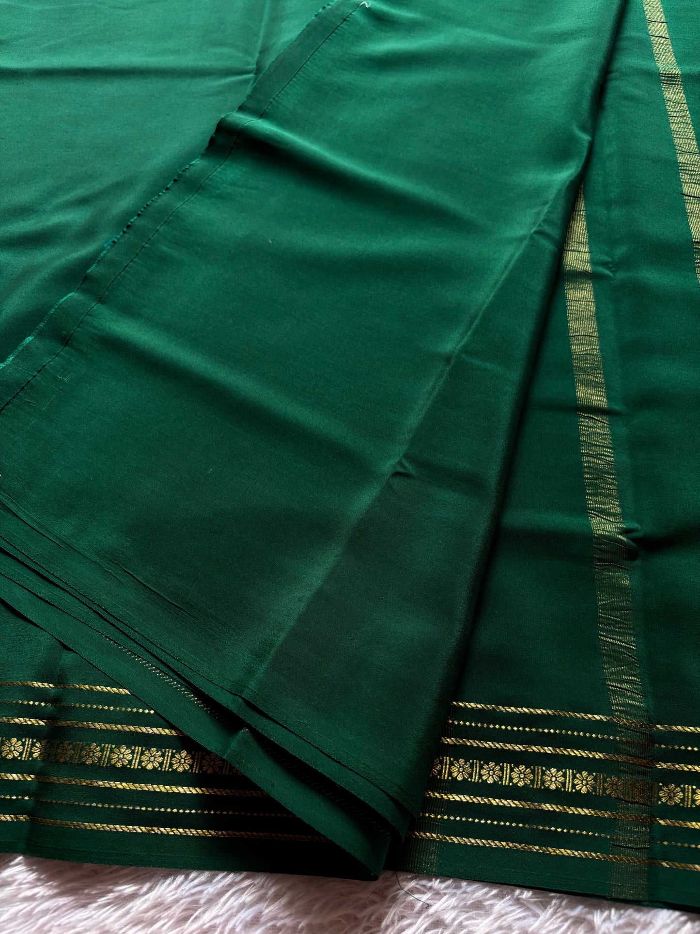 Mallige : Solid Bottle green