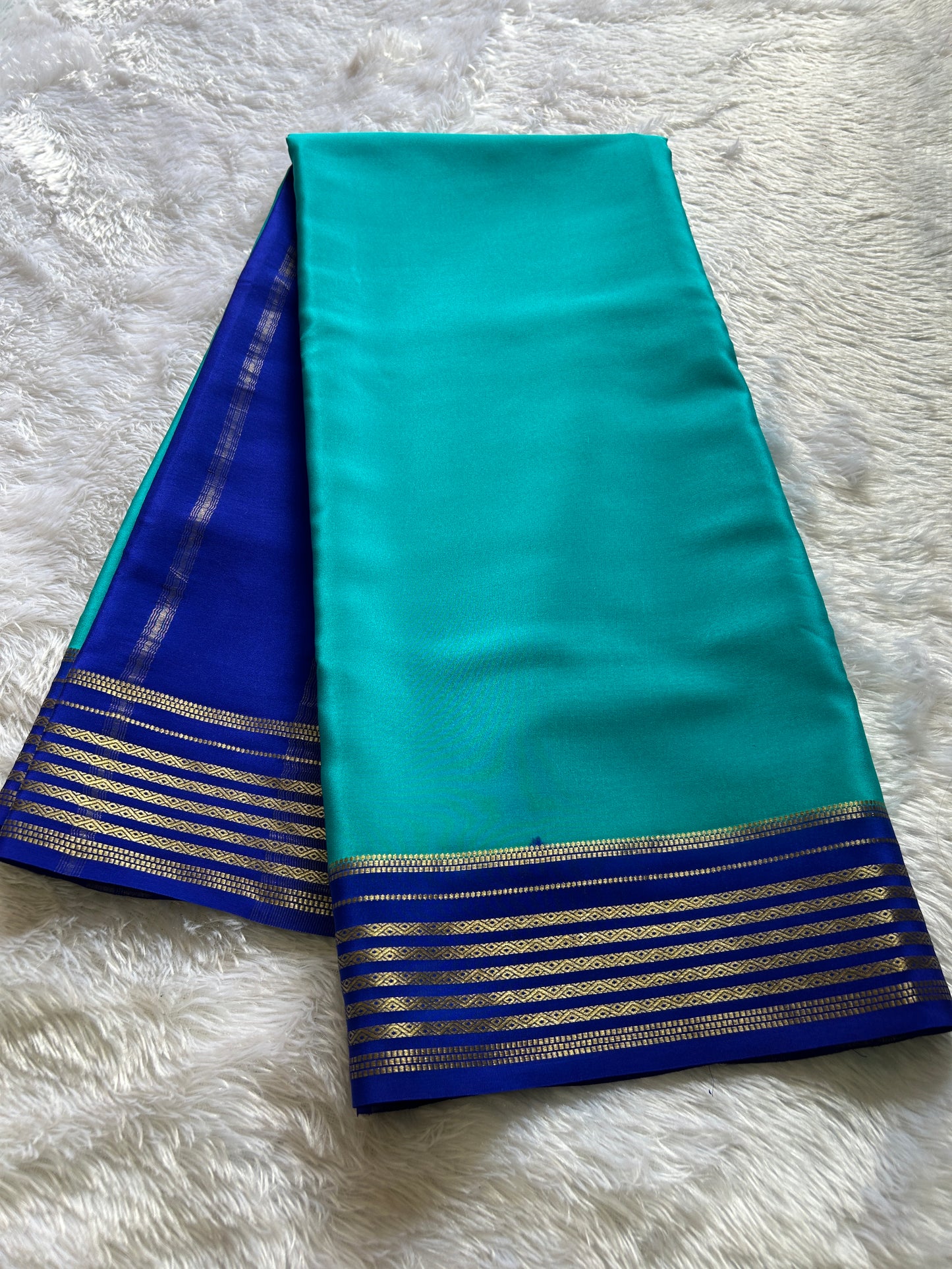 Sumana (2D) : Turquoise blue-royal blue