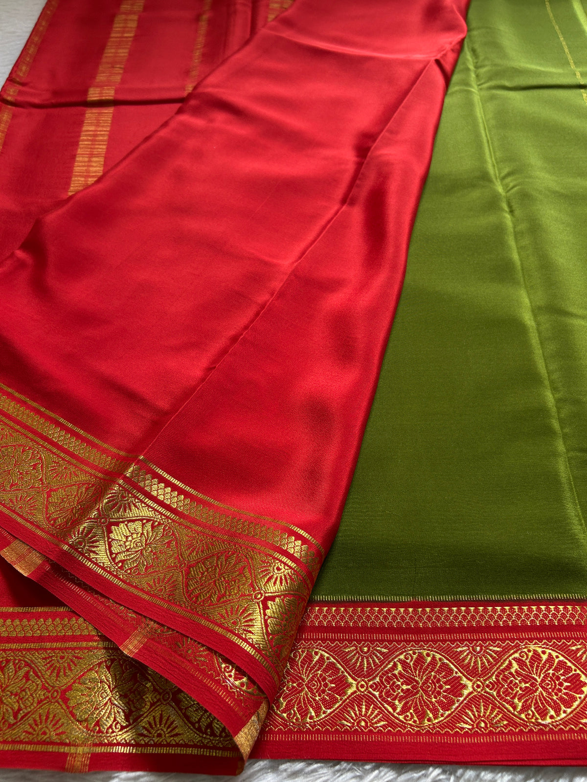 Sukanya (2D) : Moss green-red