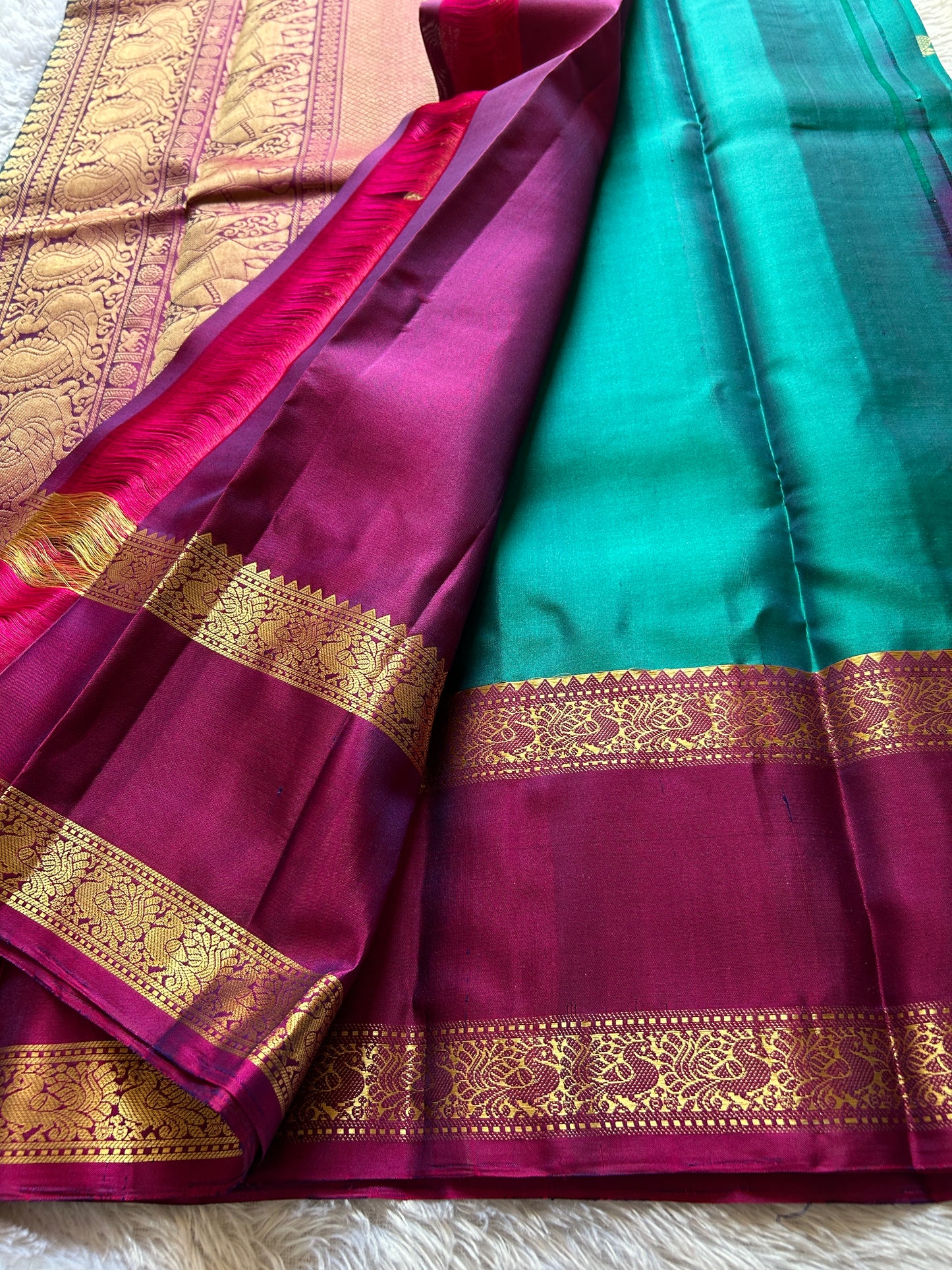 Lakshmi (2D) : Turquoise blue-plum
