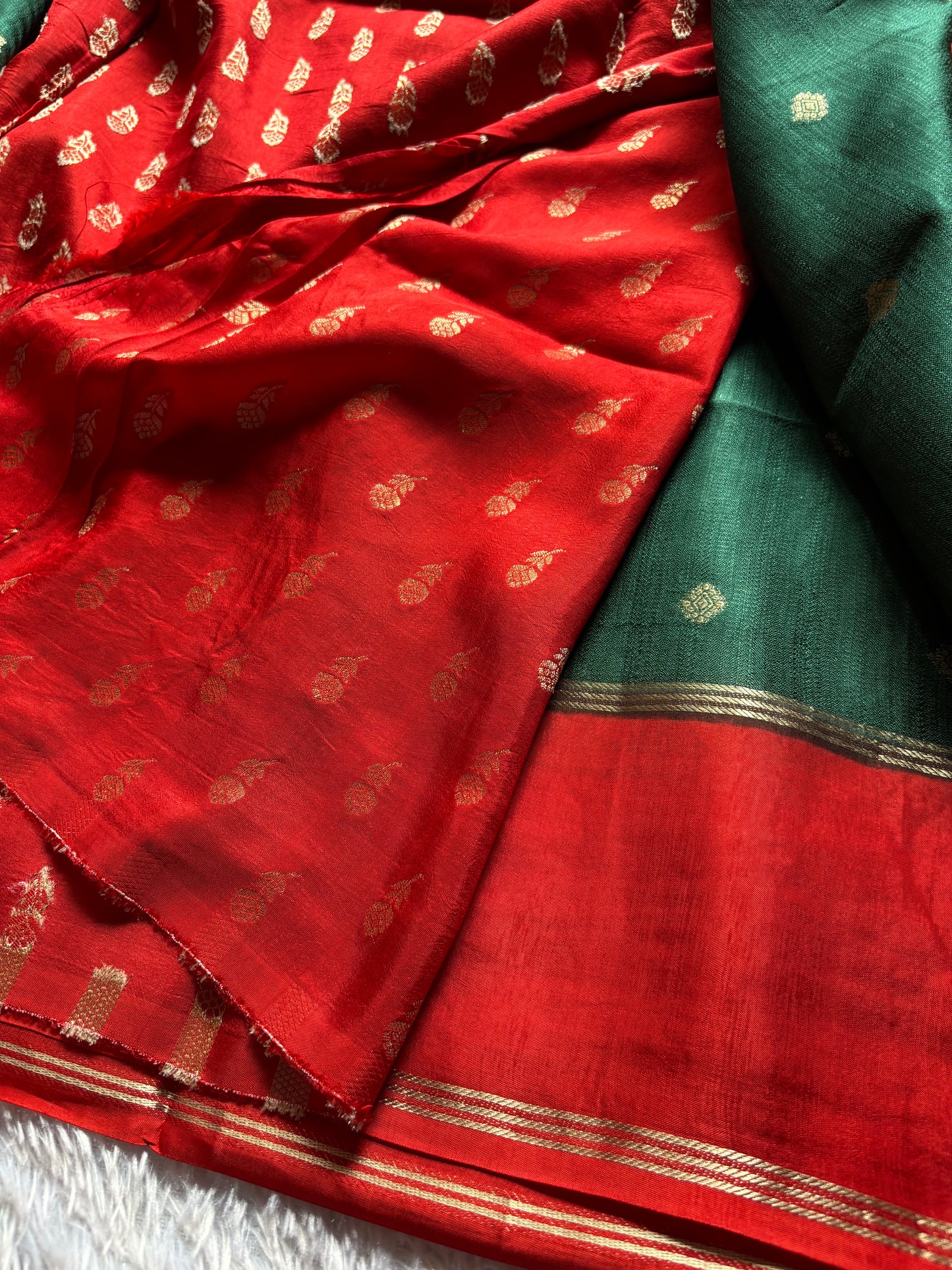 SS136 (2D) : Bottle green-red