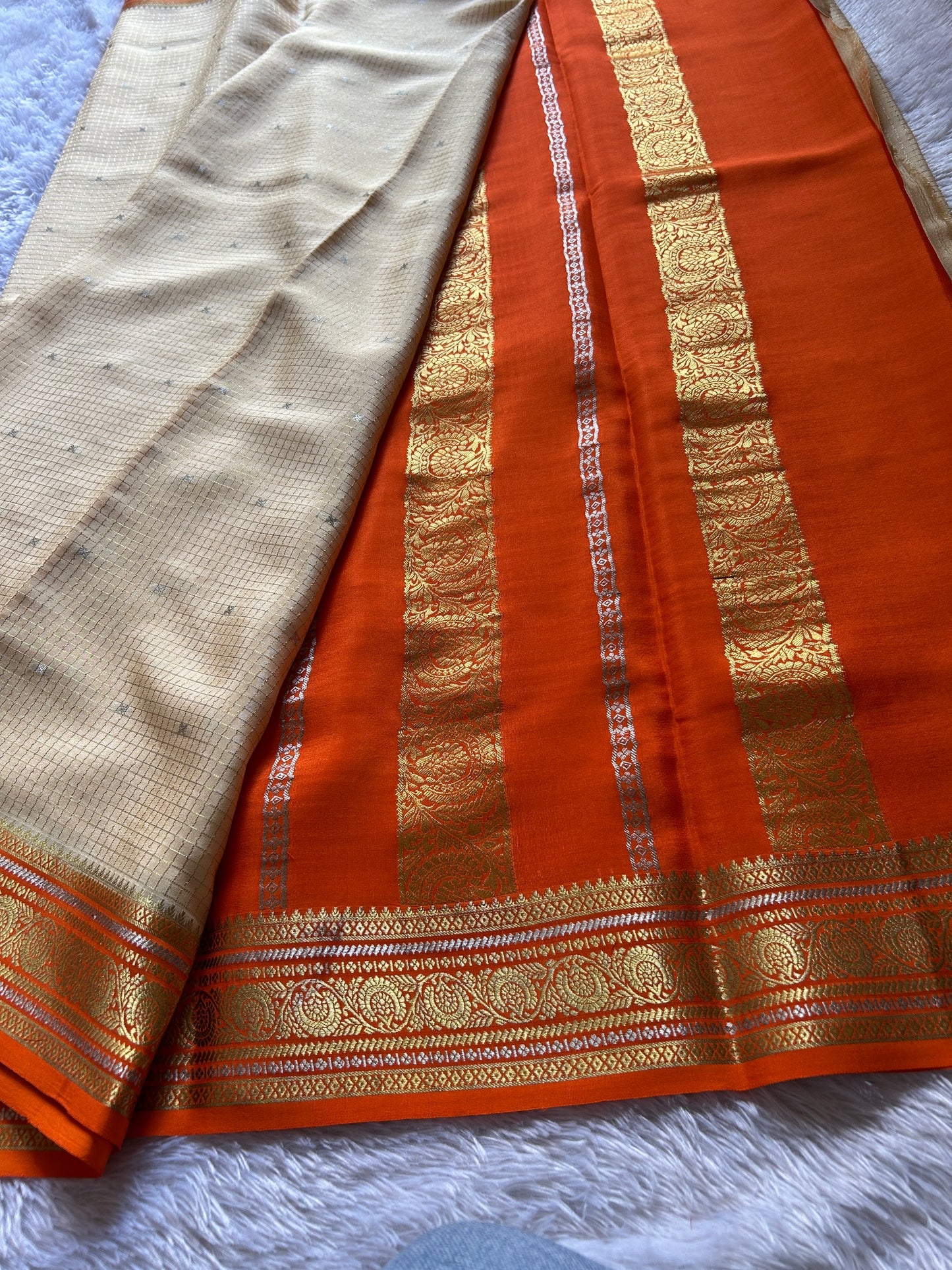 Haasini (2D) : Off white-orange