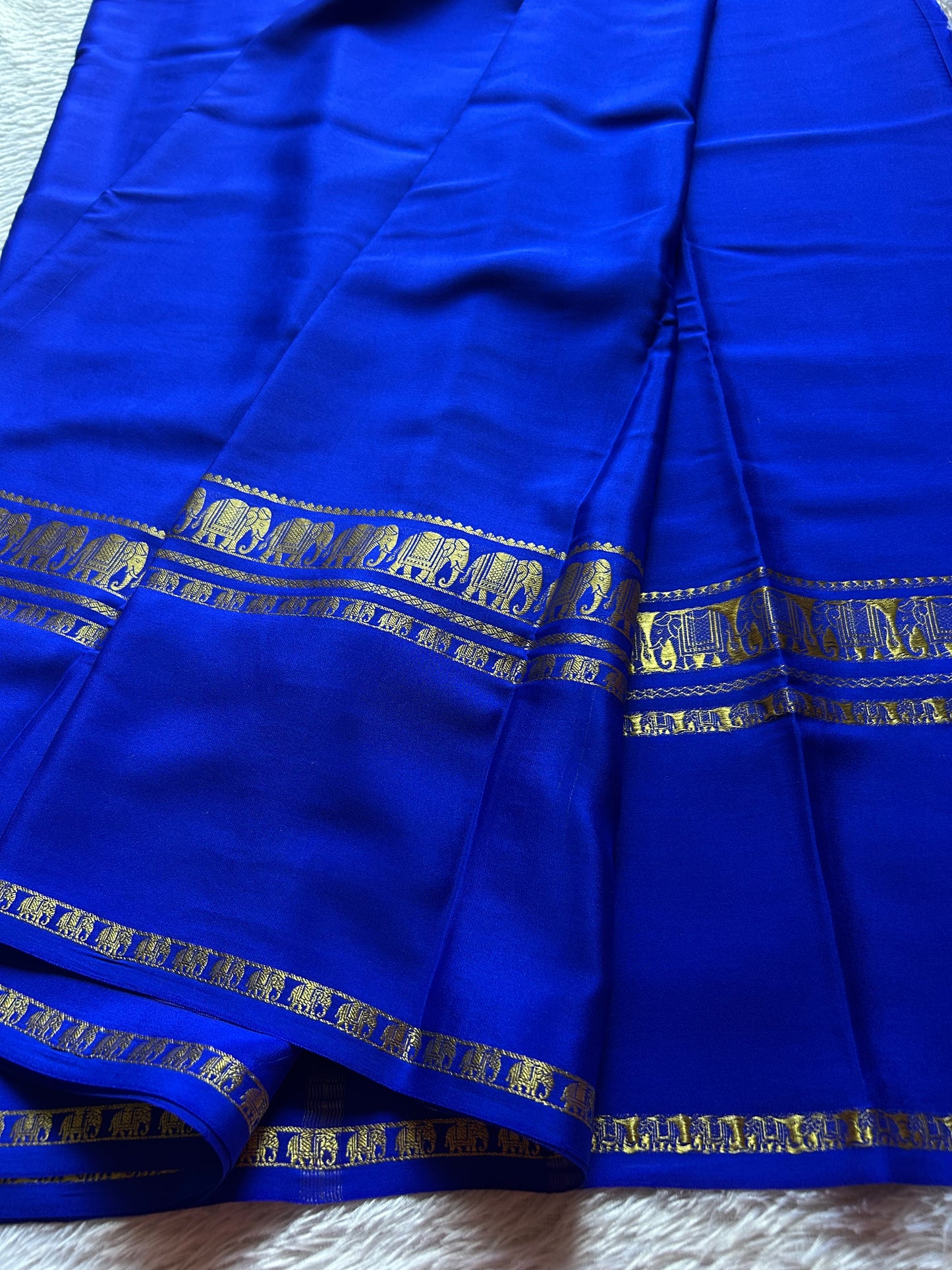 Prashanthi : Solid Royal blue