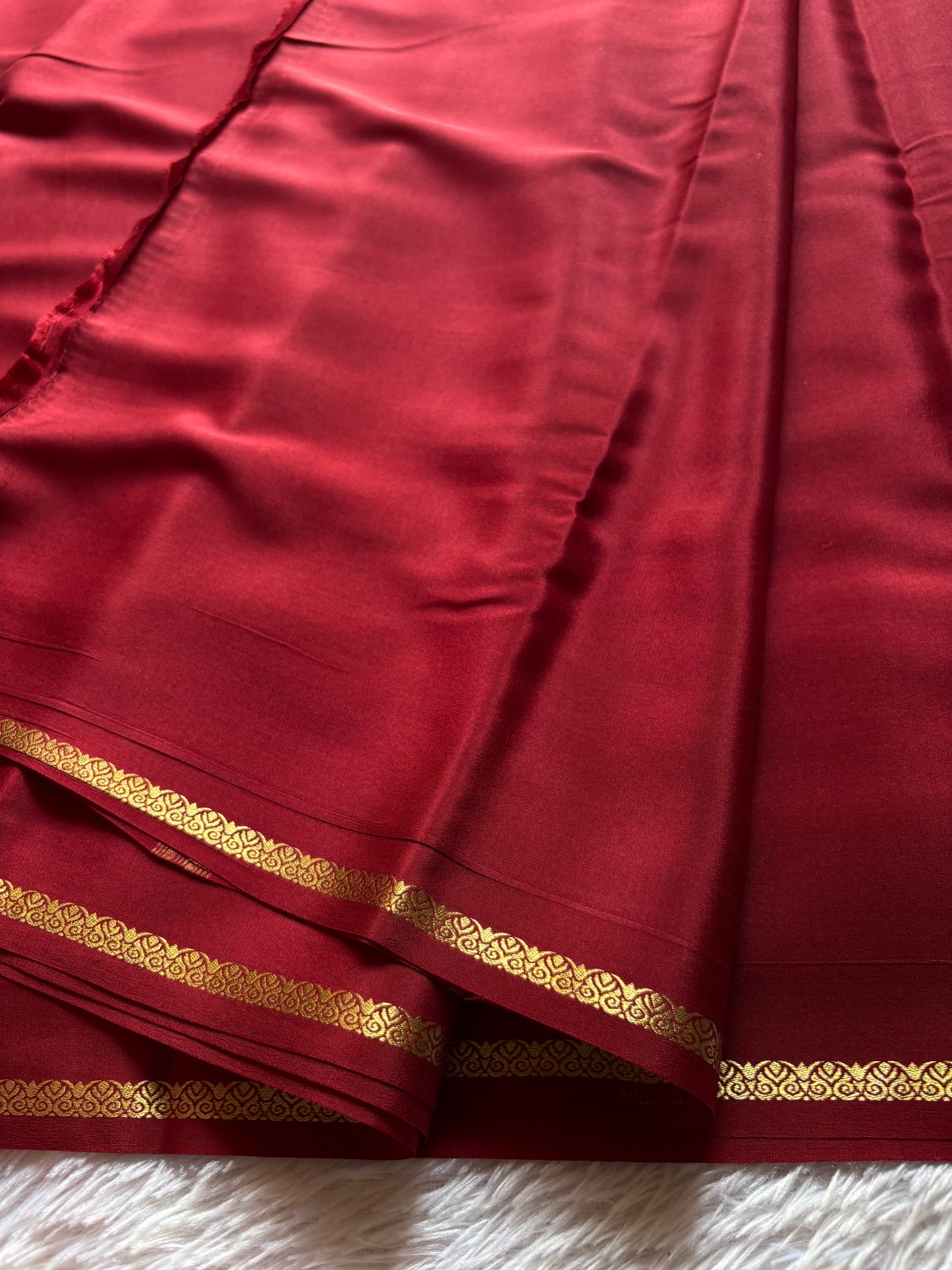 Kanasu : Solid Maroon