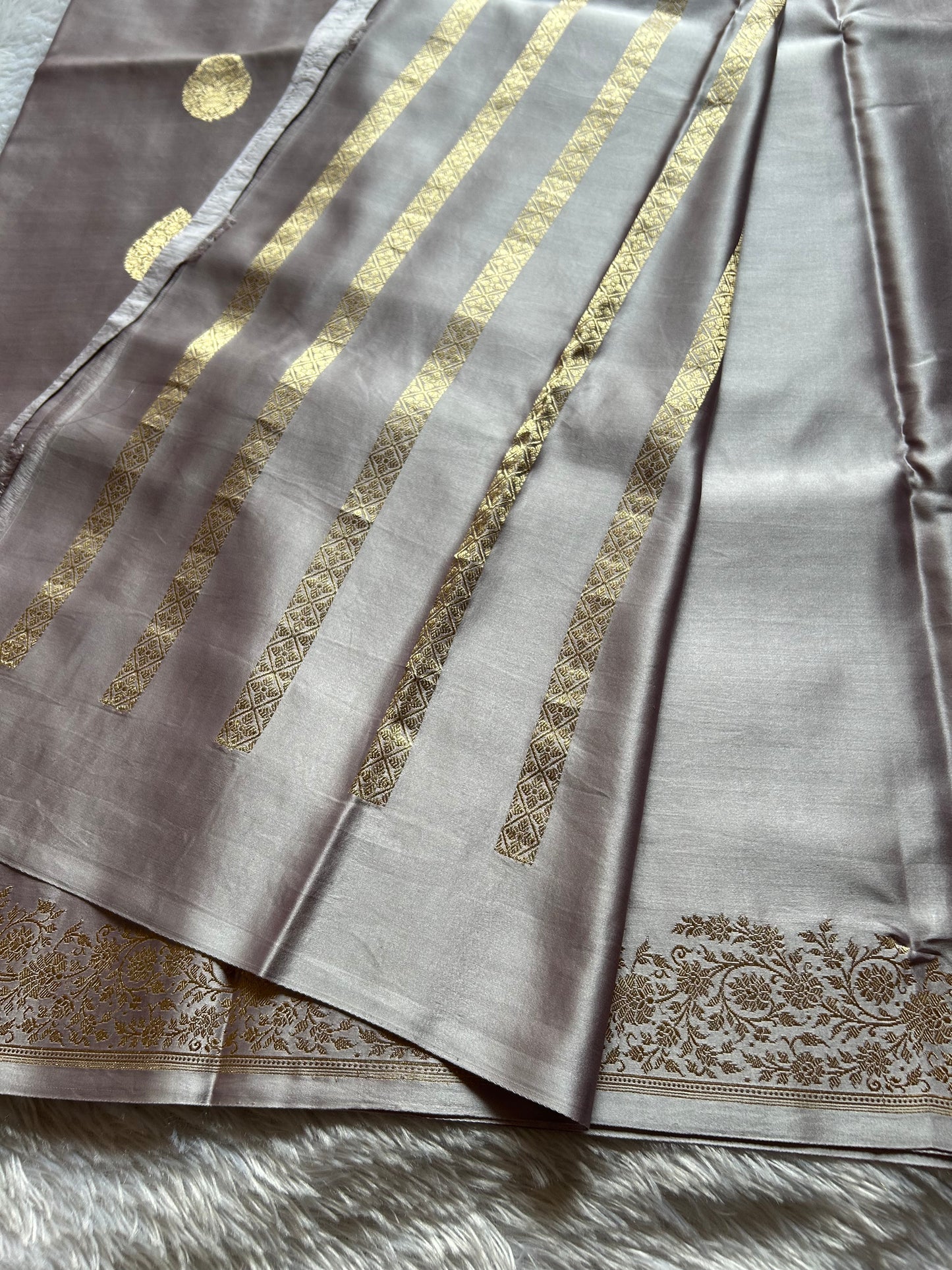 Madhubala : Solid Steel grey