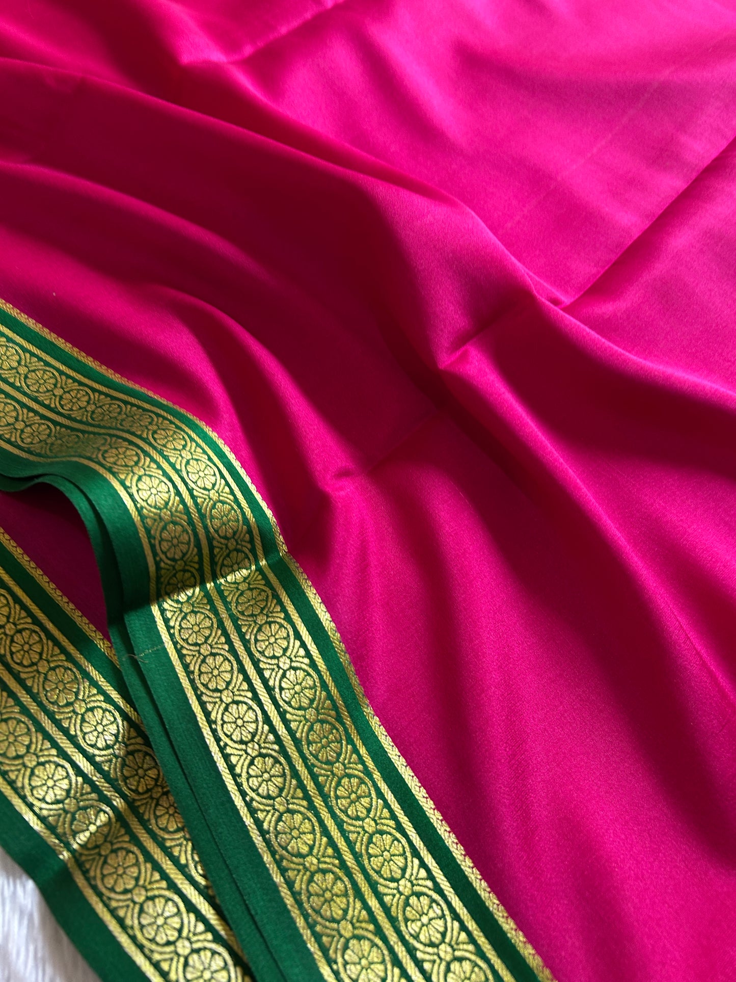 Pushpavathi (2D) : Pink-bottle green