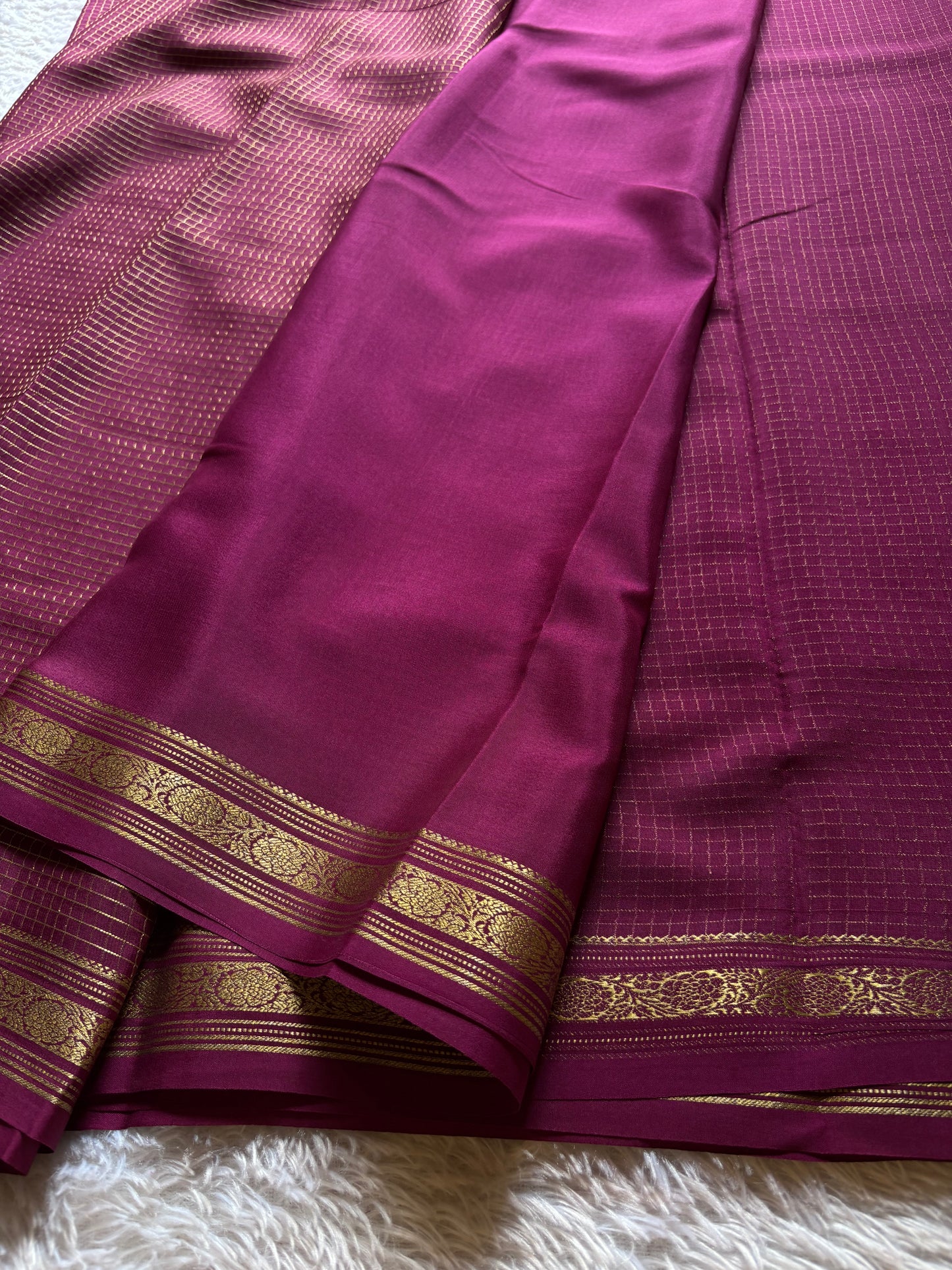 Aparna : Solid Deep magenta