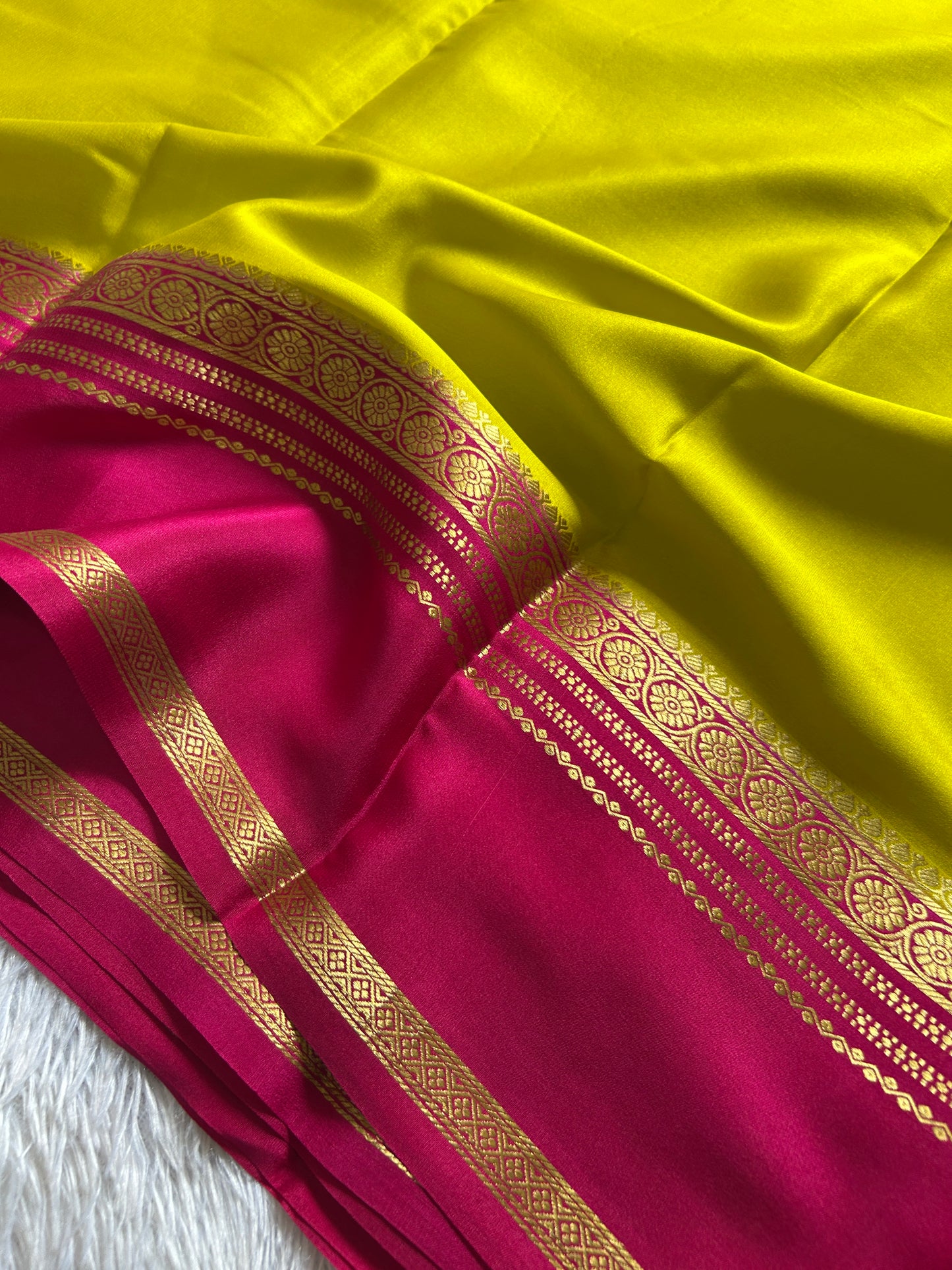 Daamini (2D) : Olive-pink