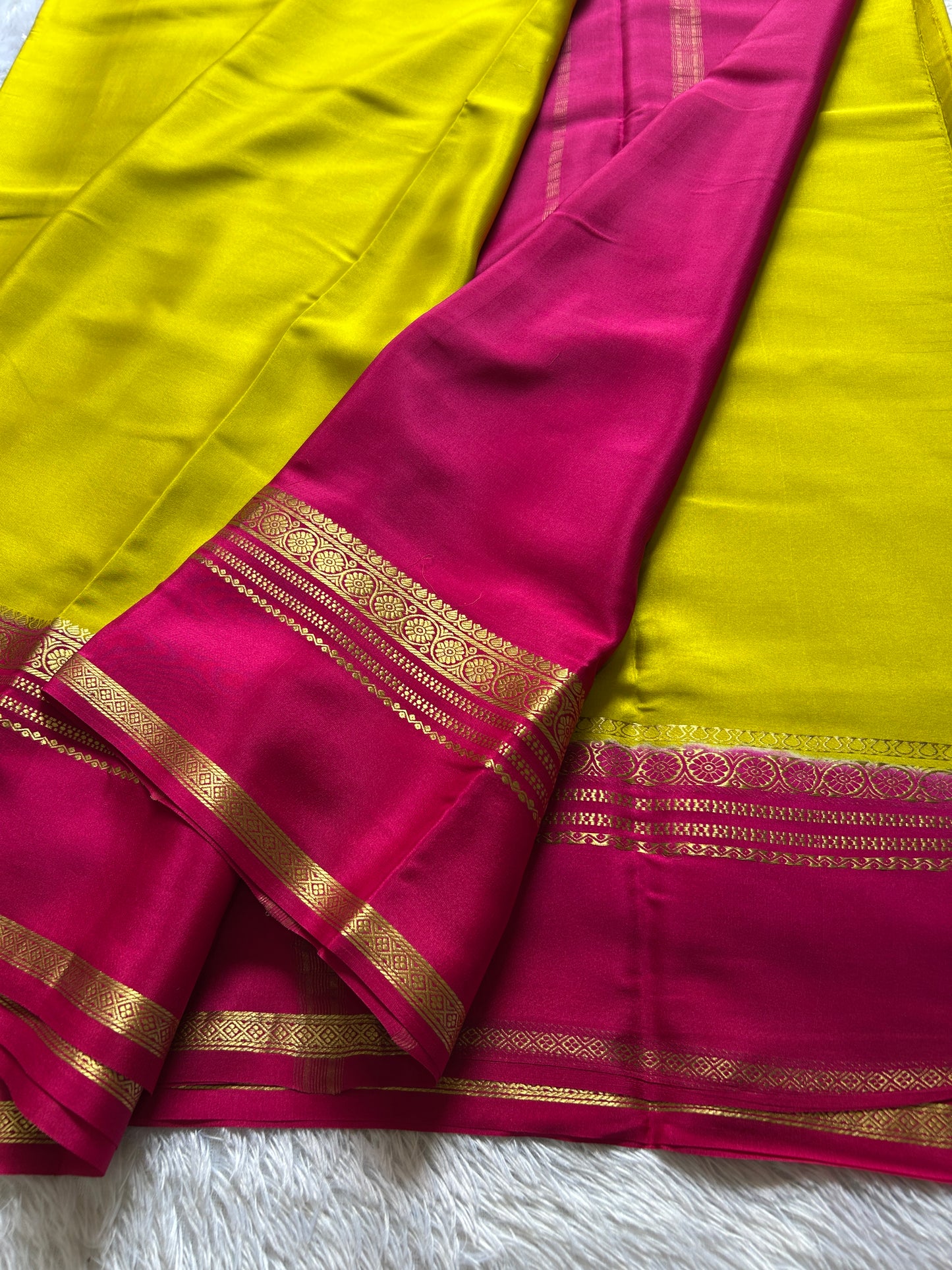Daamini (2D) : Olive-pink