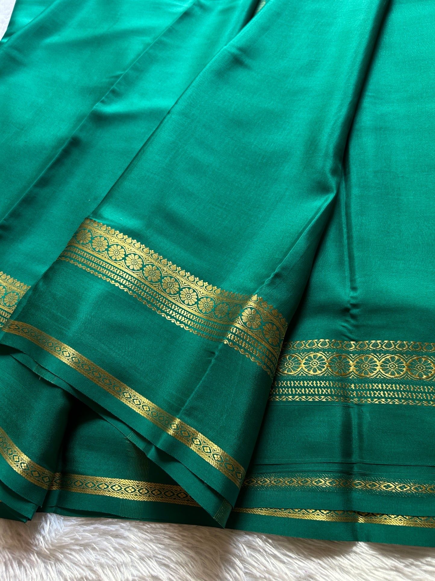 Daamini : Solid Teal green