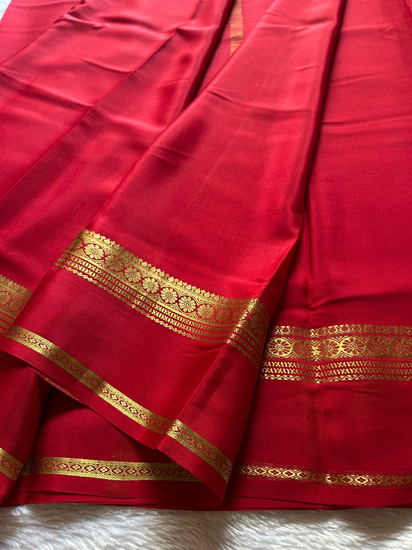 Daamini : Solid Red