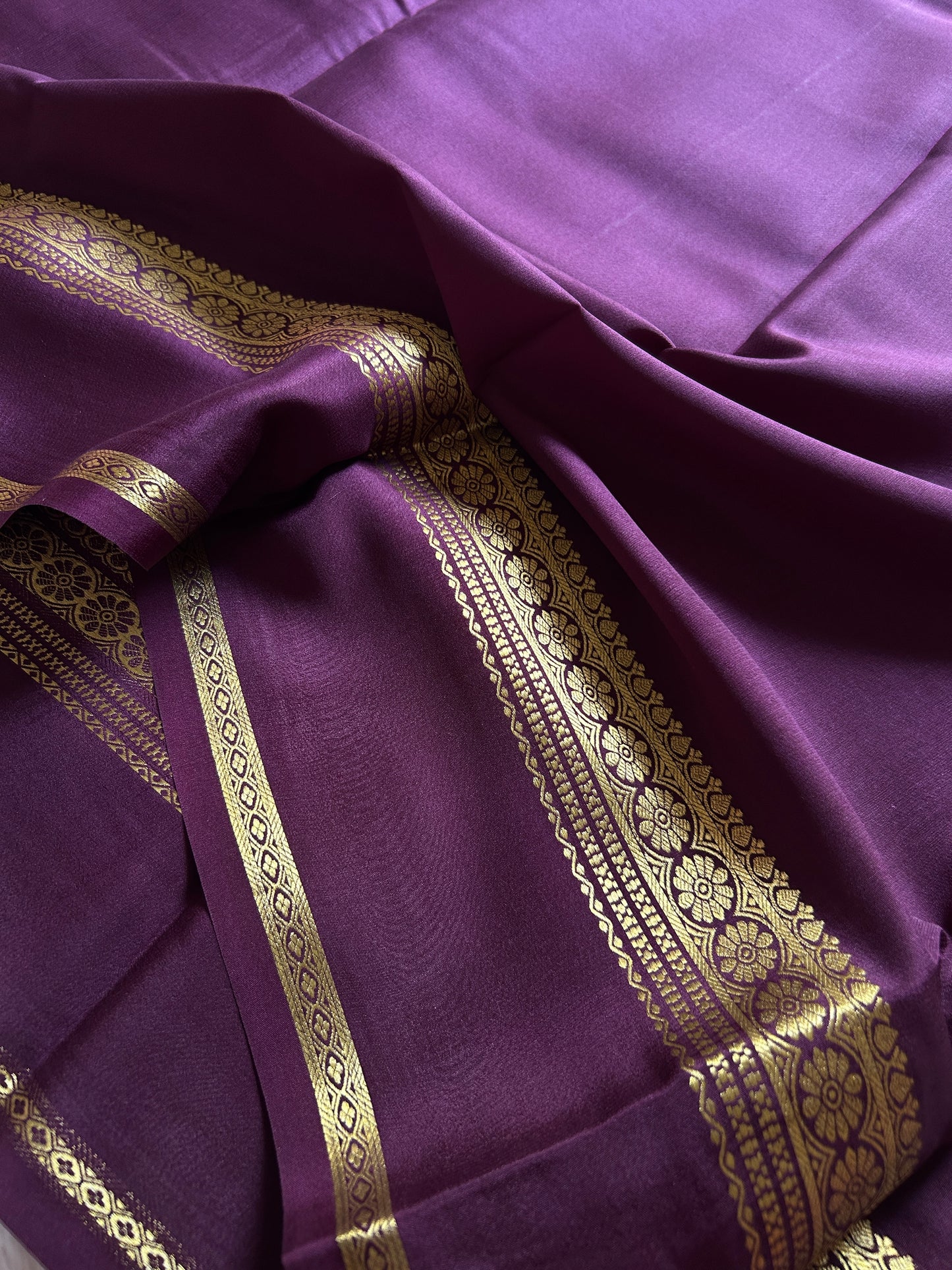 Daamini : Solid Deep Plum