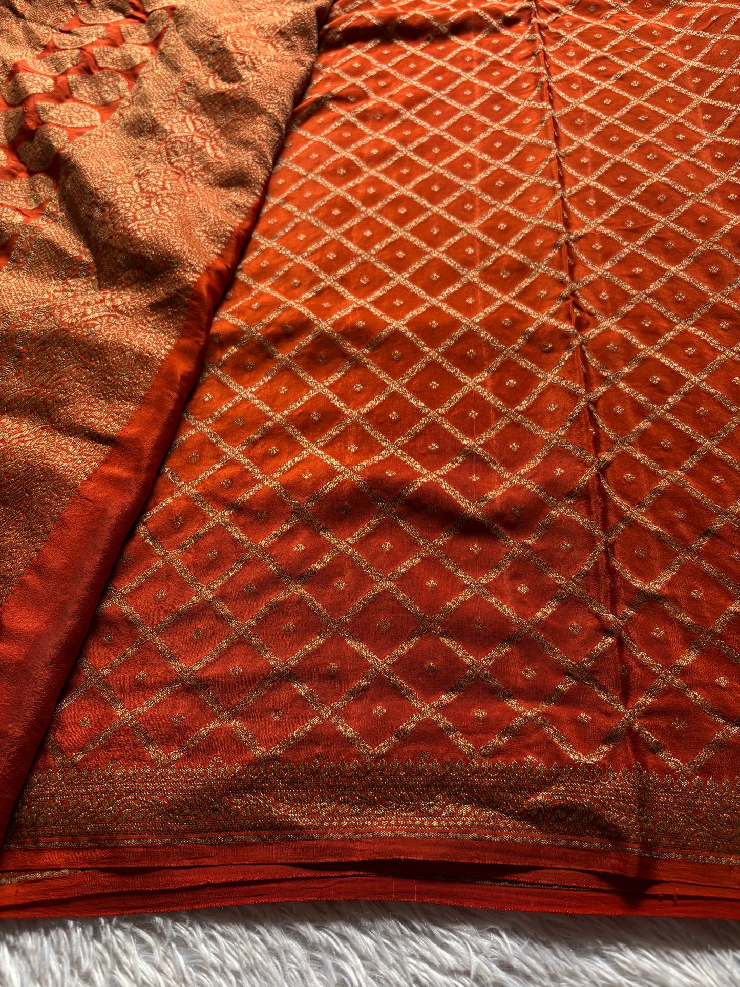 Deepali (2D) : Olive-rust orange