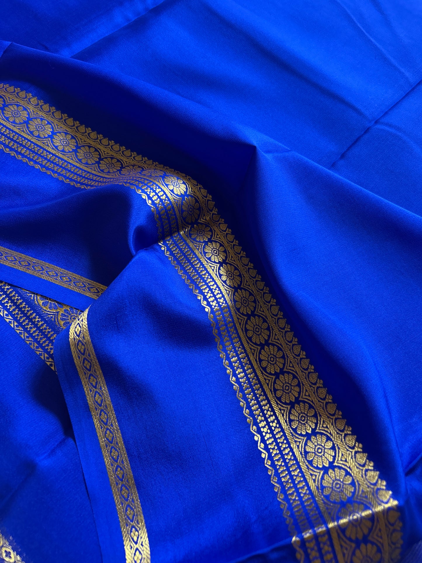 Daamini : Solid Royal blue