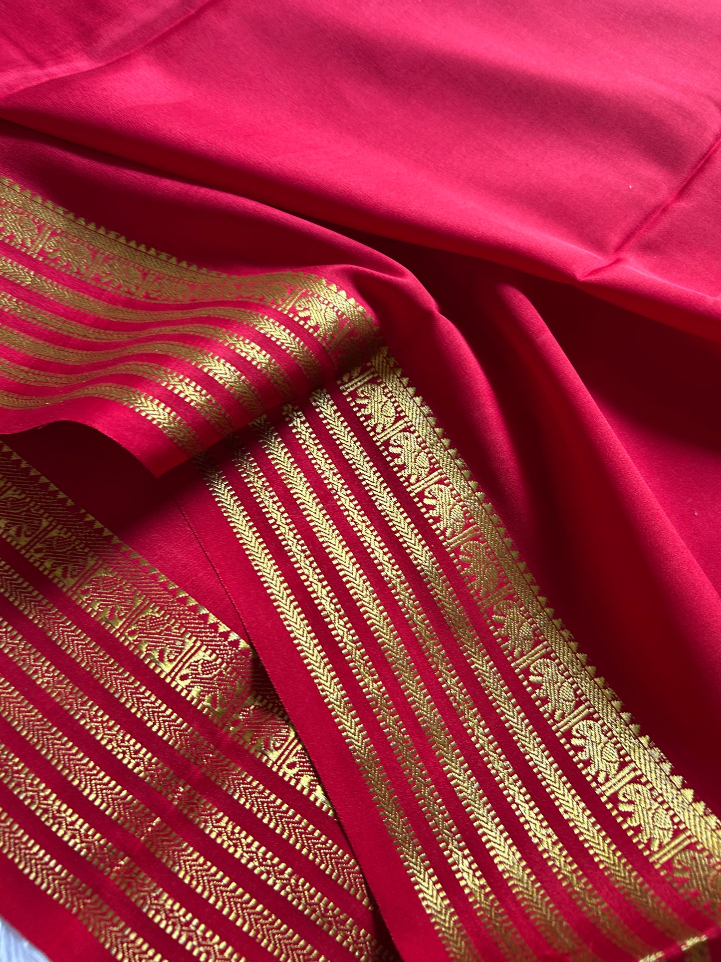 Soujanya : Solid Red