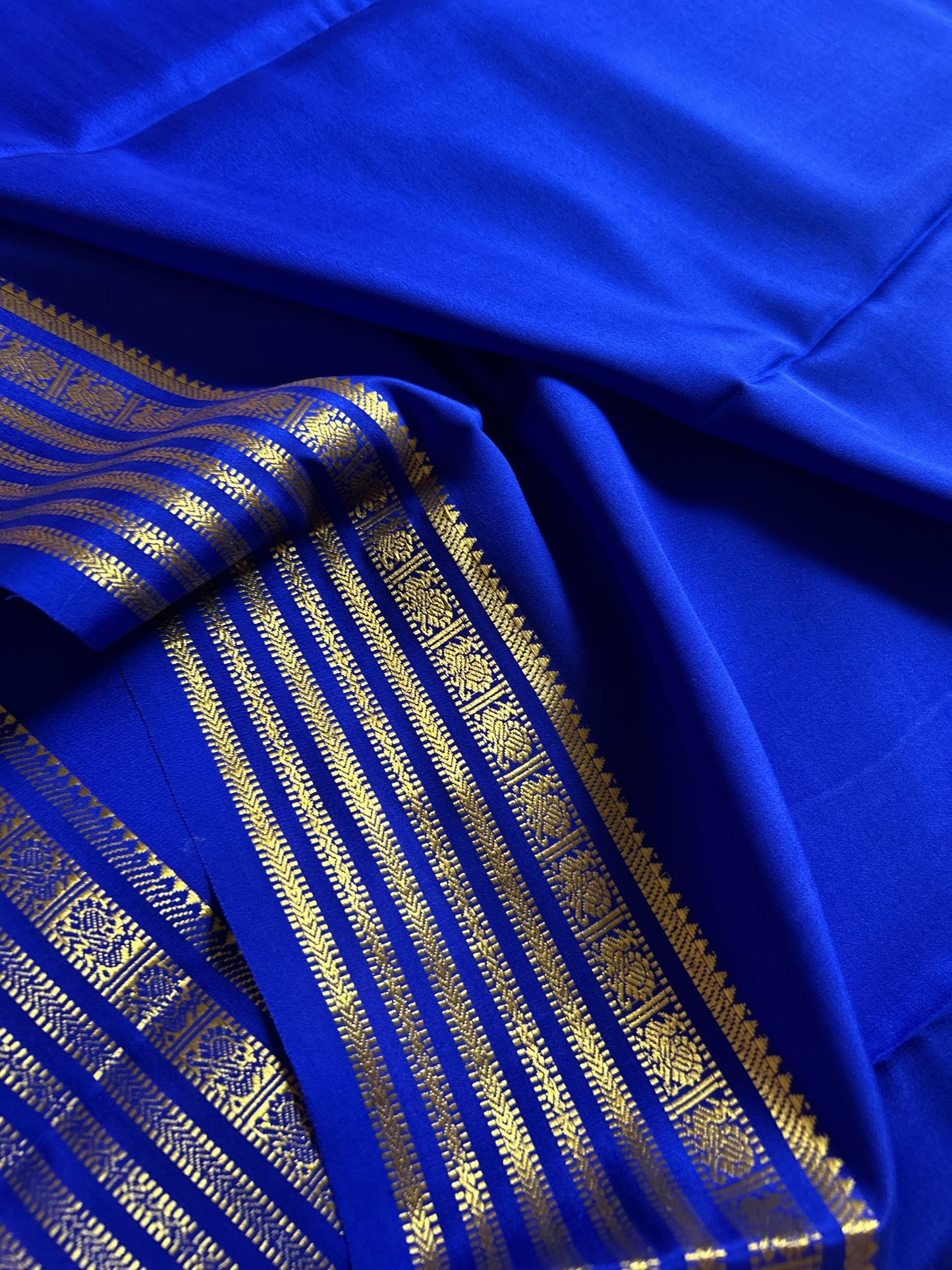 Soujanya : Solid Royal blue