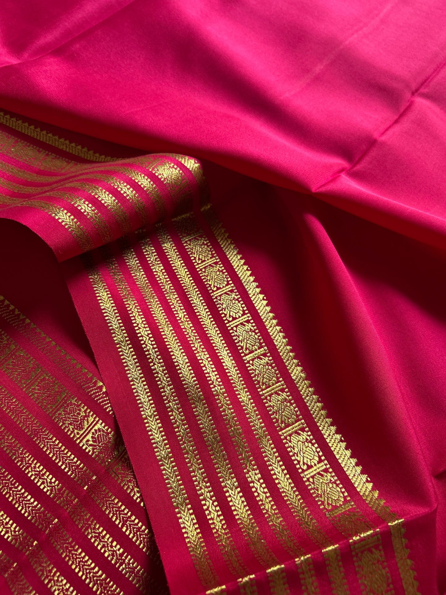 Soujanya : Solid Pink
